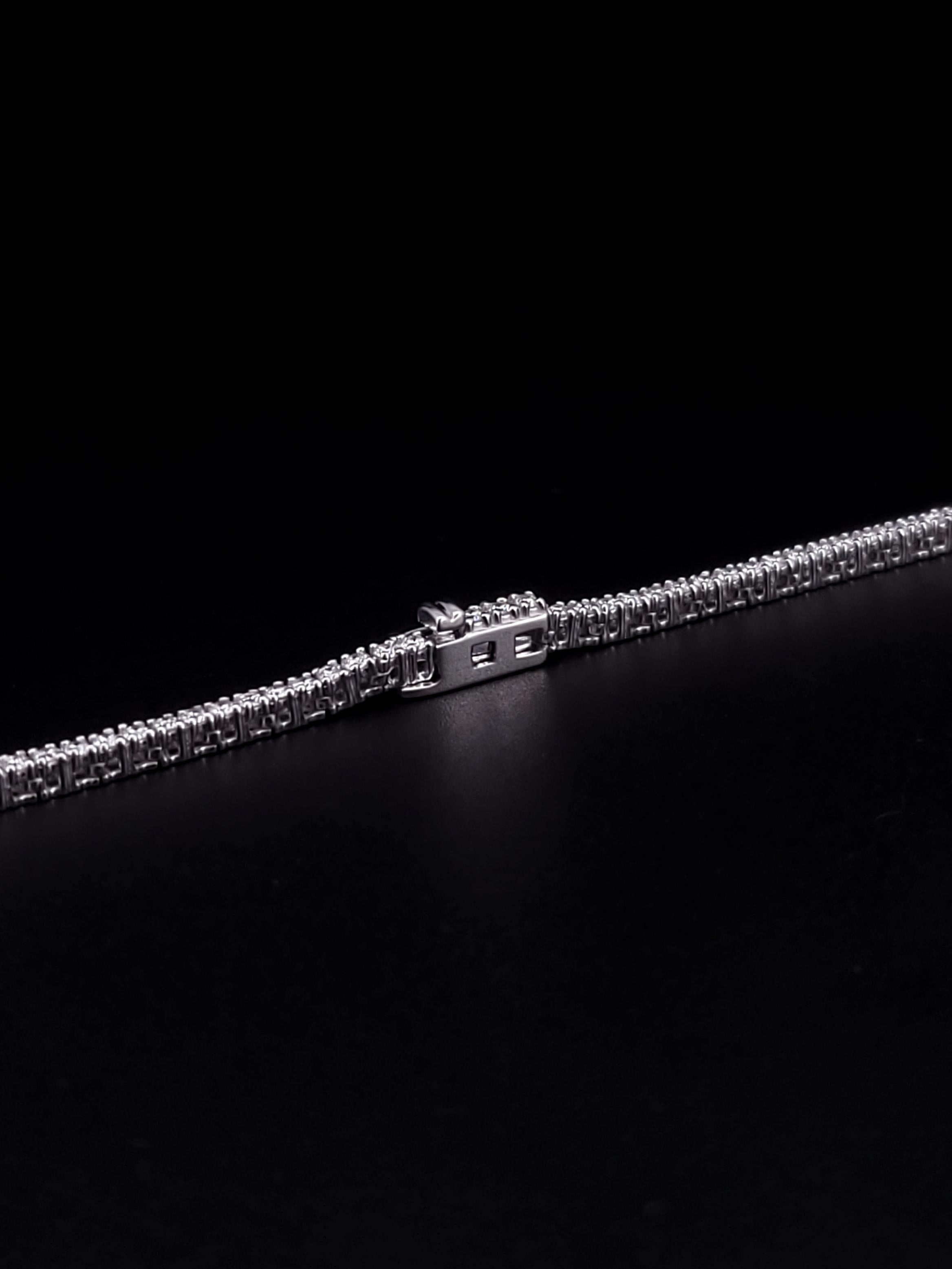 Chaîne collier 18 pouces en or blanc 14 carats avec diamants VS G en vente 1
