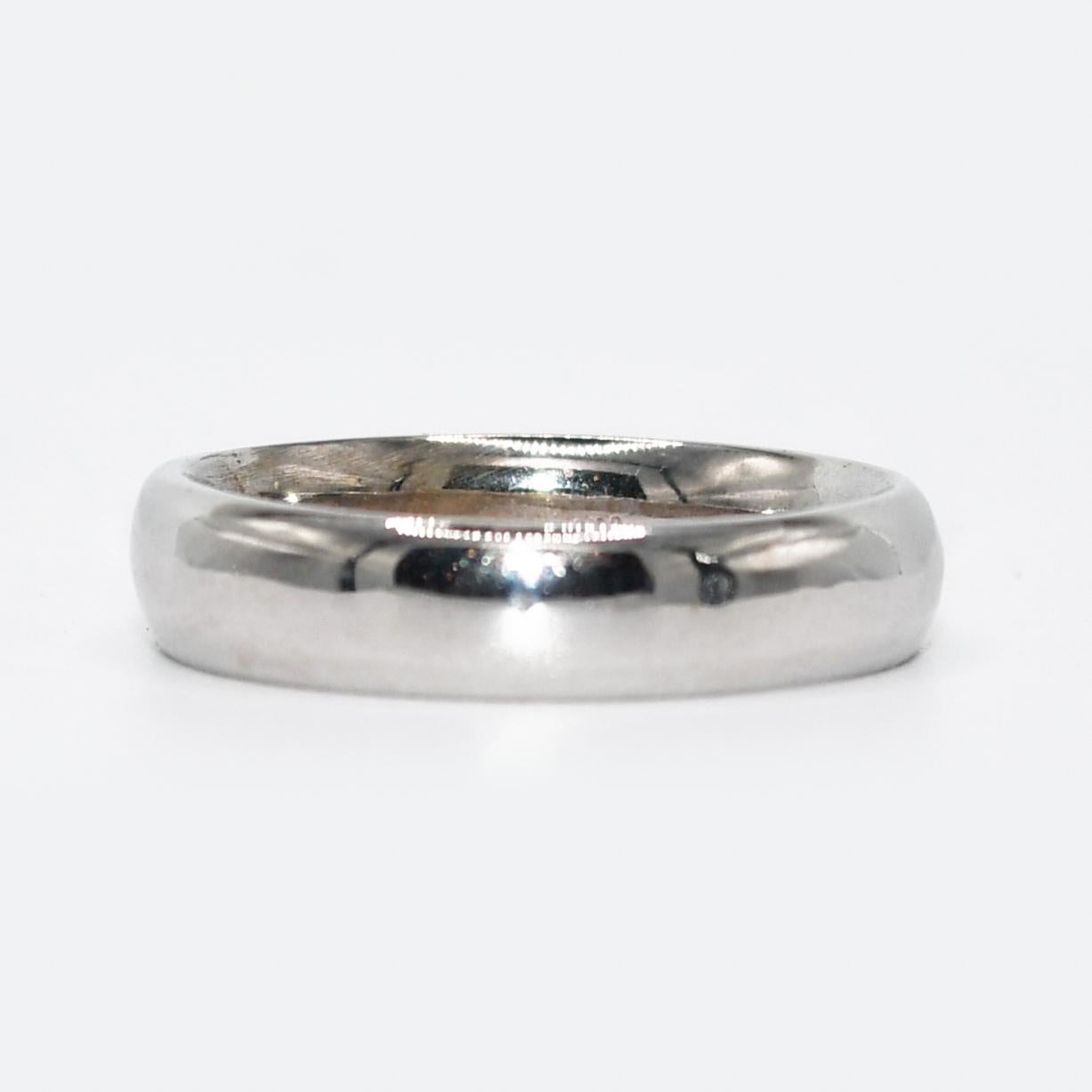 14K White Gold Wedding Band Ring, 6.2g In Excellent Condition For Sale In Laguna Beach, CA