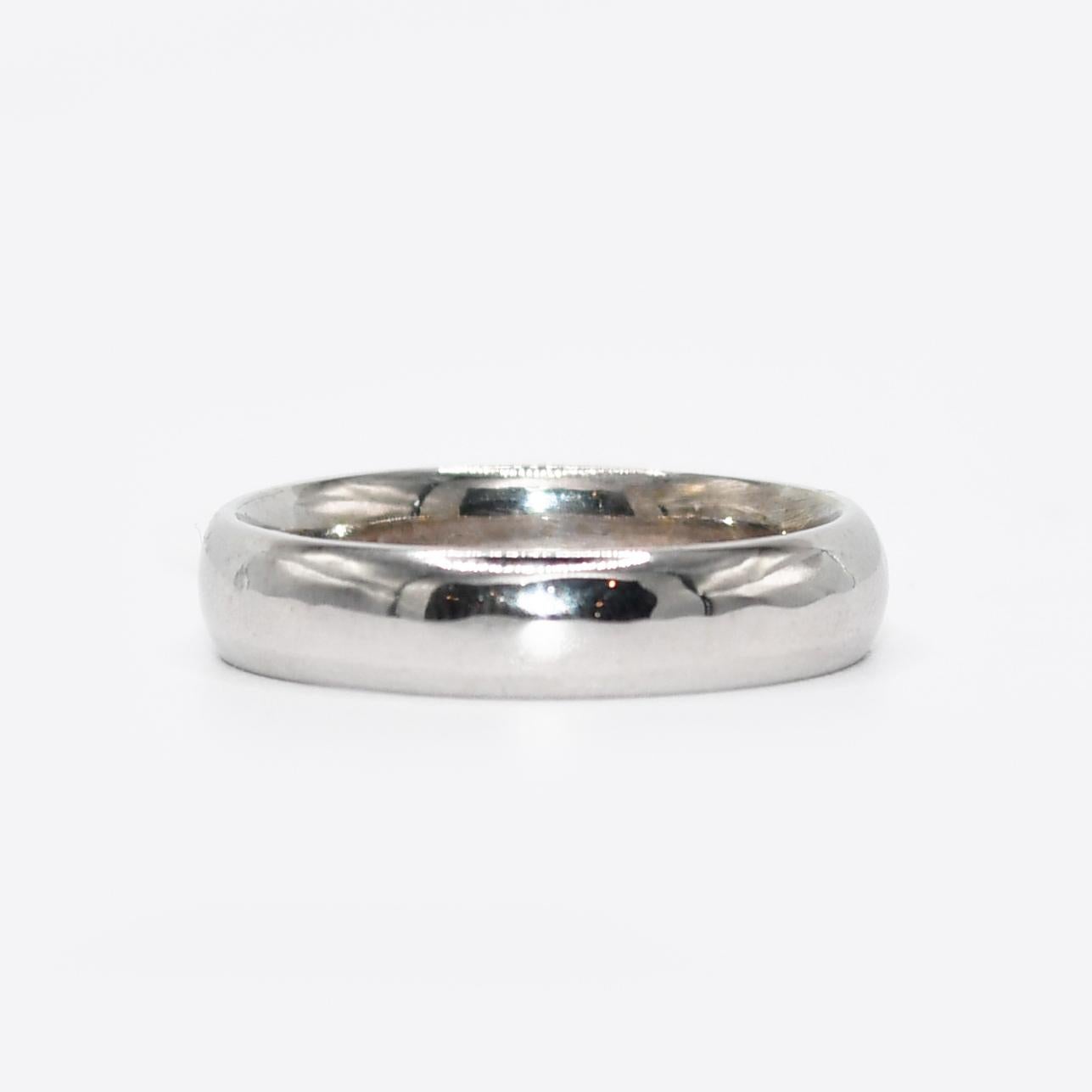 Men's 14K White Gold Wedding Band Ring, 6.2g For Sale
