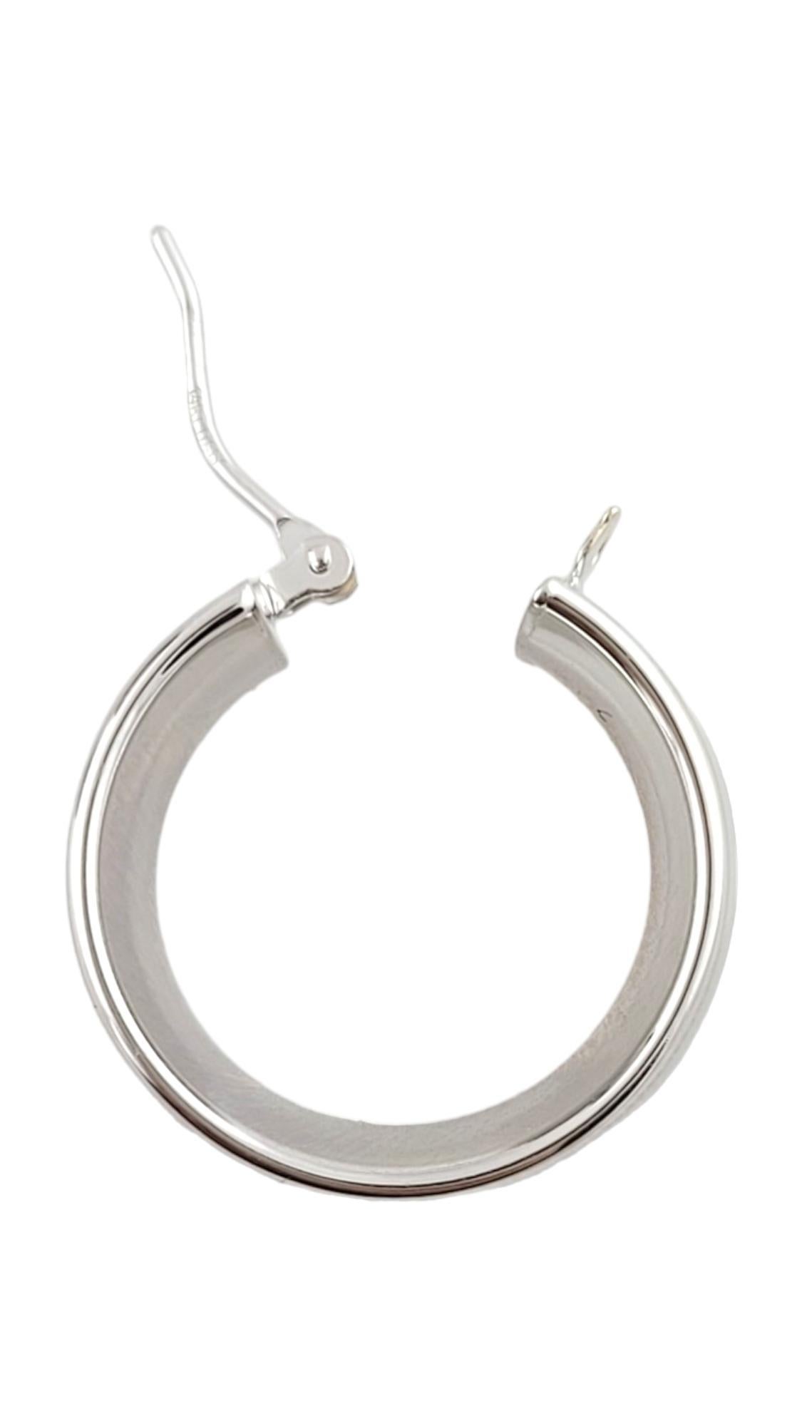 Orecchini a cerchio largo in oro bianco 14K #16130 in vendita 1