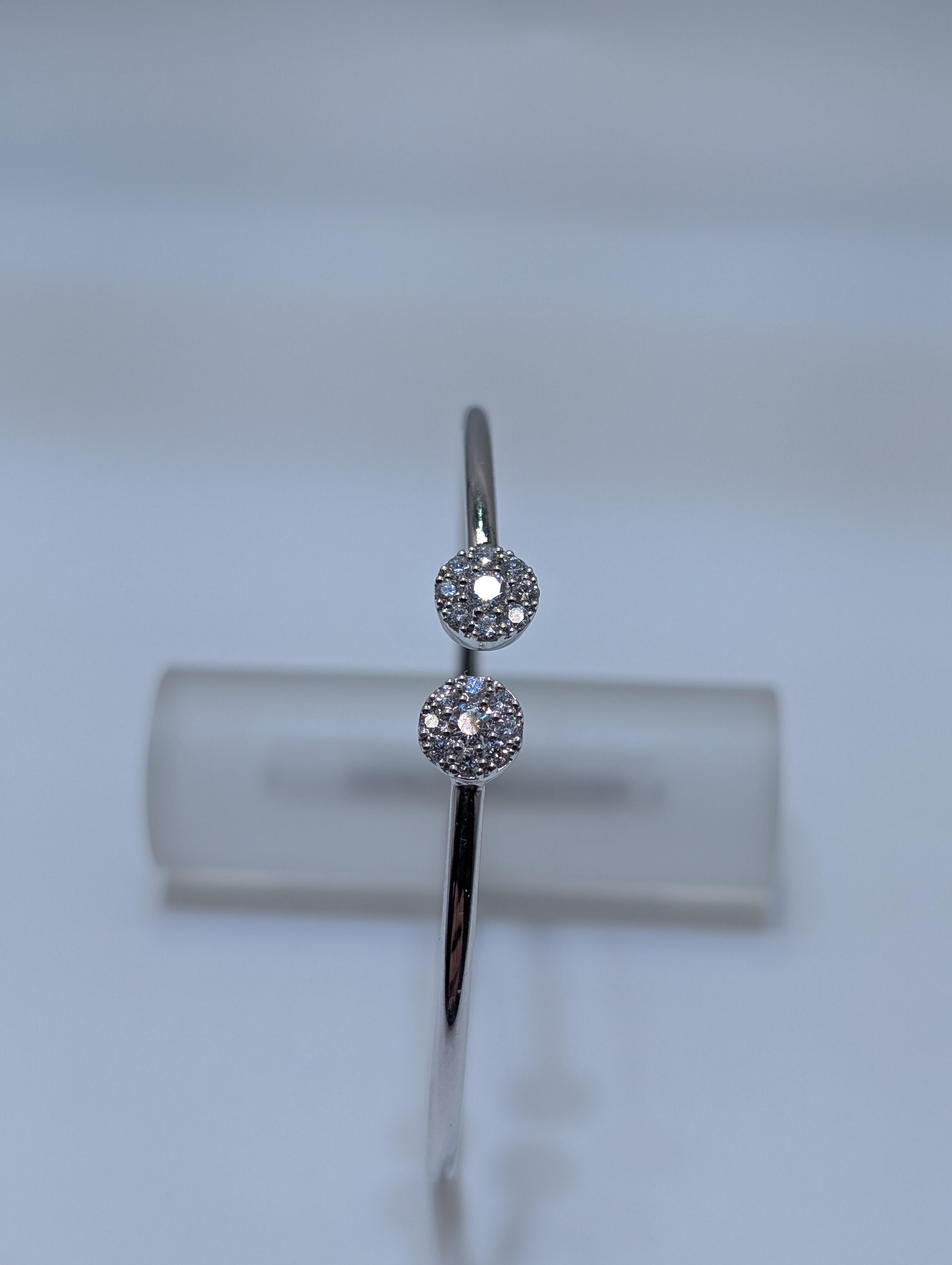 Alambre de Oro Blanco de 14k Remates Redondos con Diamantes de Corte Redondo en Nuevo estado para la venta en New York, US