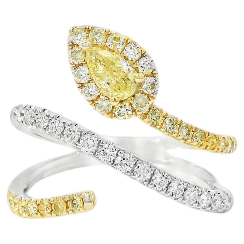 14k White & Yellow Gold 0.30ct Pear-Cut and 0.29ct Round Diamonds Ring