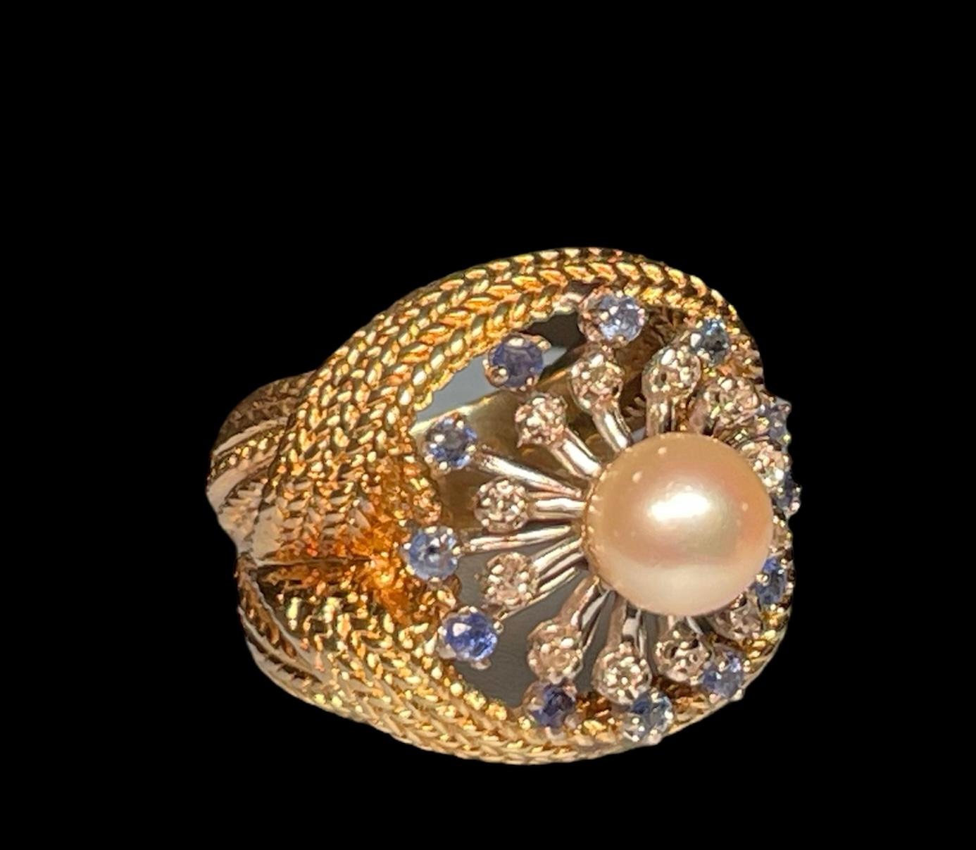 Bague cocktail en or blanc/jaune 14 carats, diamants, perles et saphirs en vente 2