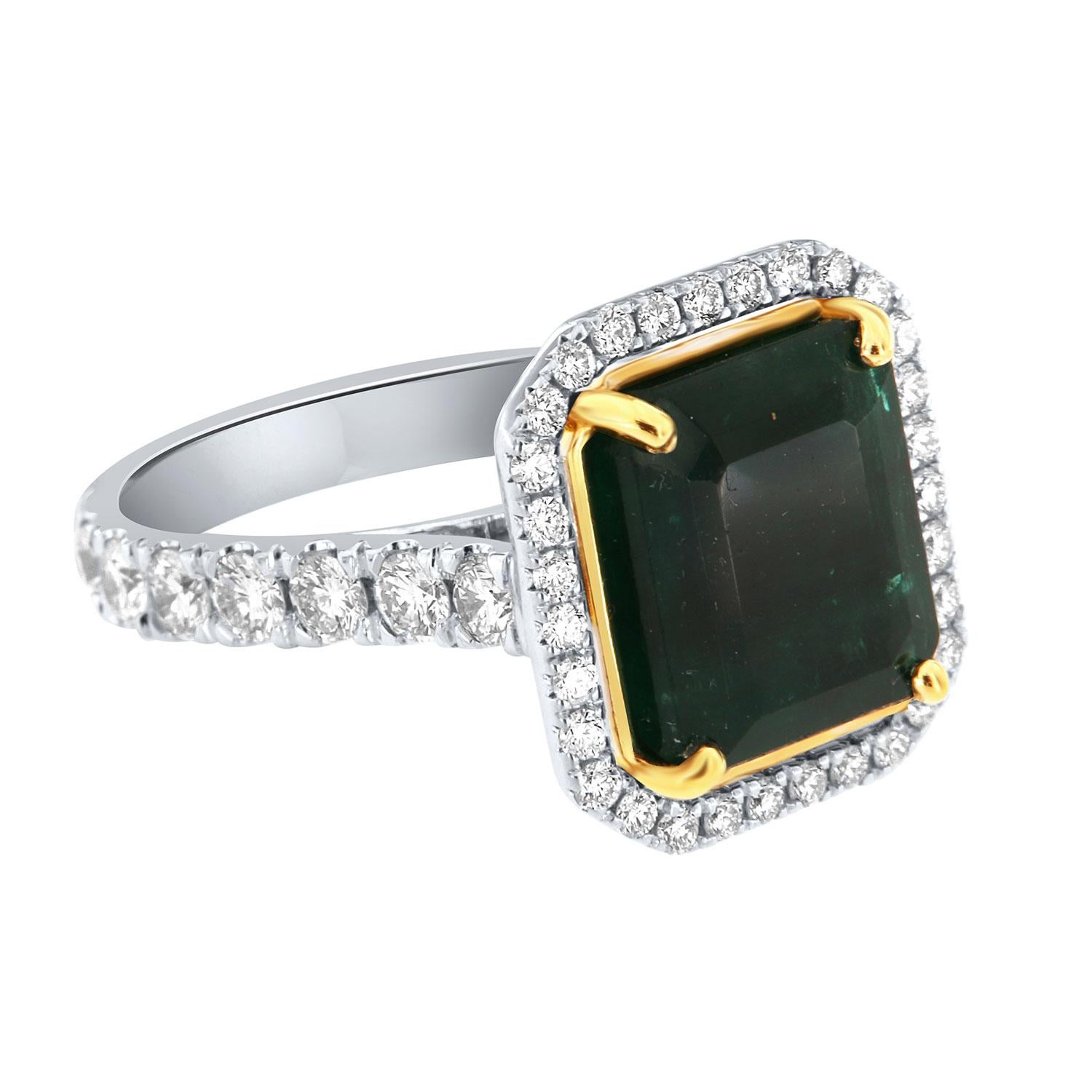 14 Karat Weiß- und Gelbgold GIA zertifizierter 7,51 Karat grüner Smaragd Halo Diamantring (Smaragdschliff) im Angebot
