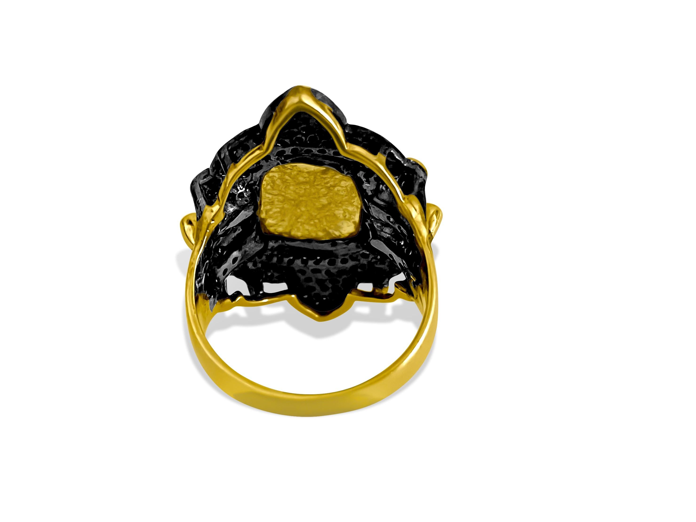 14K yellow and black gold, 3.25CT Antquie Diamond Ring In Excellent Condition For Sale In Miami, FL