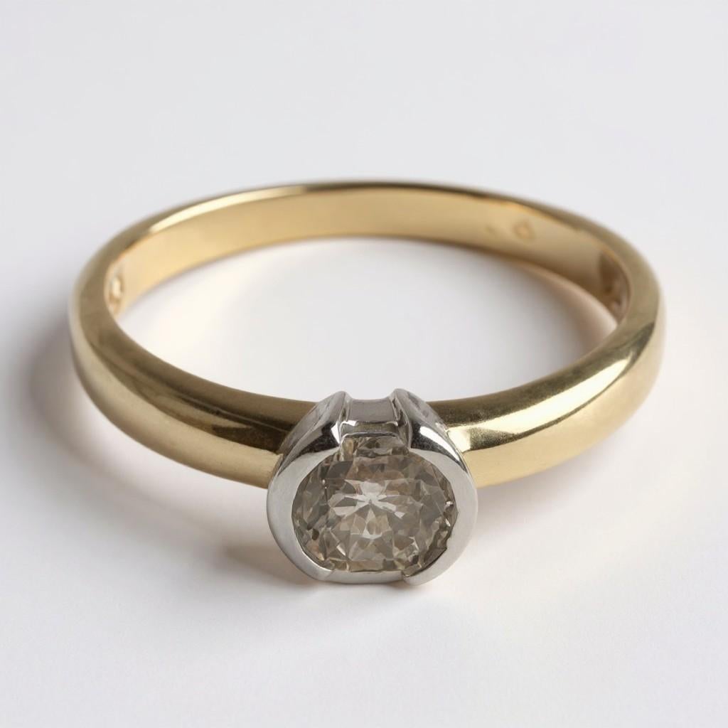 Bague de fiançailles solitaire en or jaune et blanc 14K de 0,50 carat de diamant Pour femmes en vente