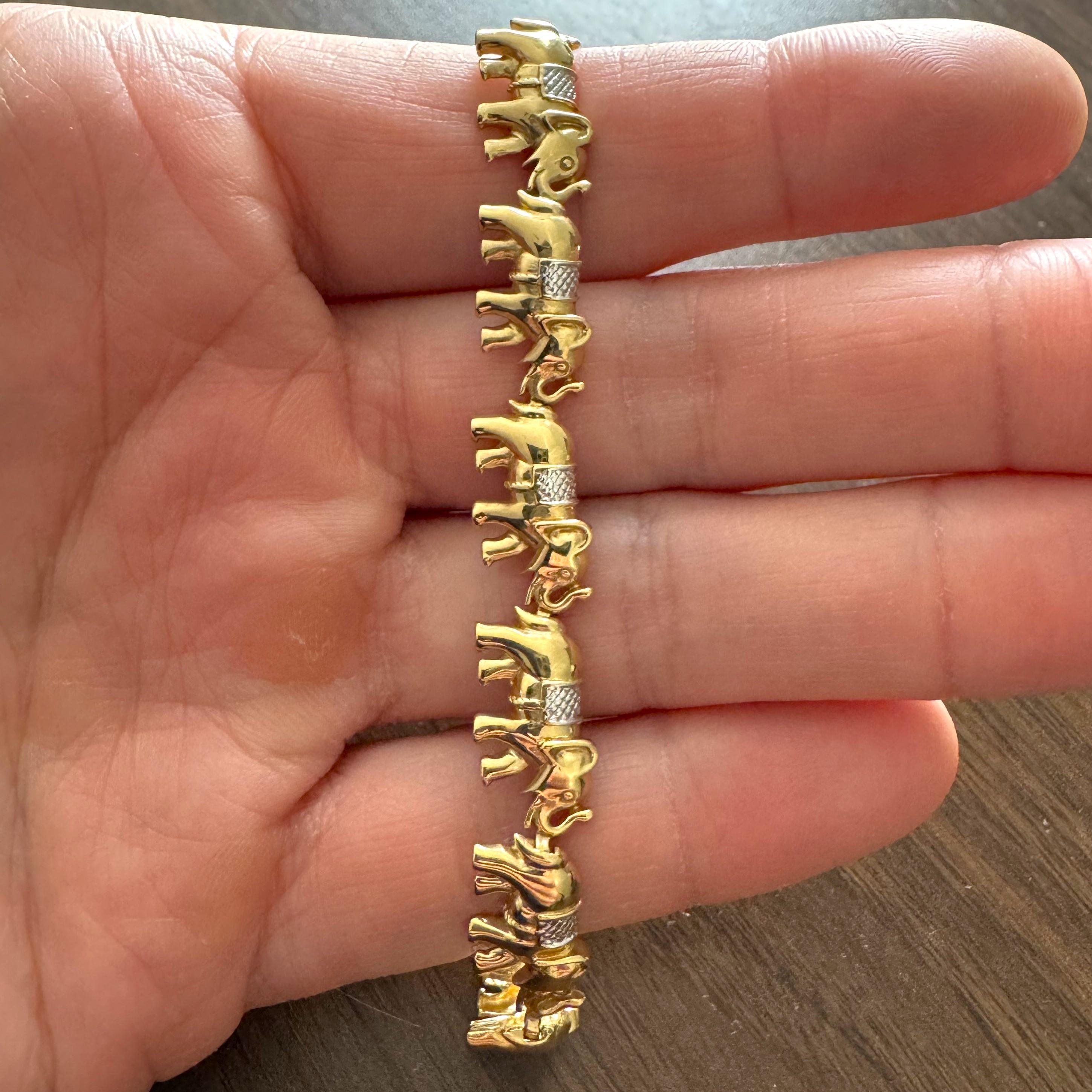 Zustand:  Ausgezeichneter Condit, Professionell gereinigt und poliert
Metall: 14k Gold (markiert und professionell getestet)
Gewicht: 13,6 g
Länge: 7,5 Zoll
Breite: 10 mm
Verschluss:  Karabinerhaken
Markierungen: 