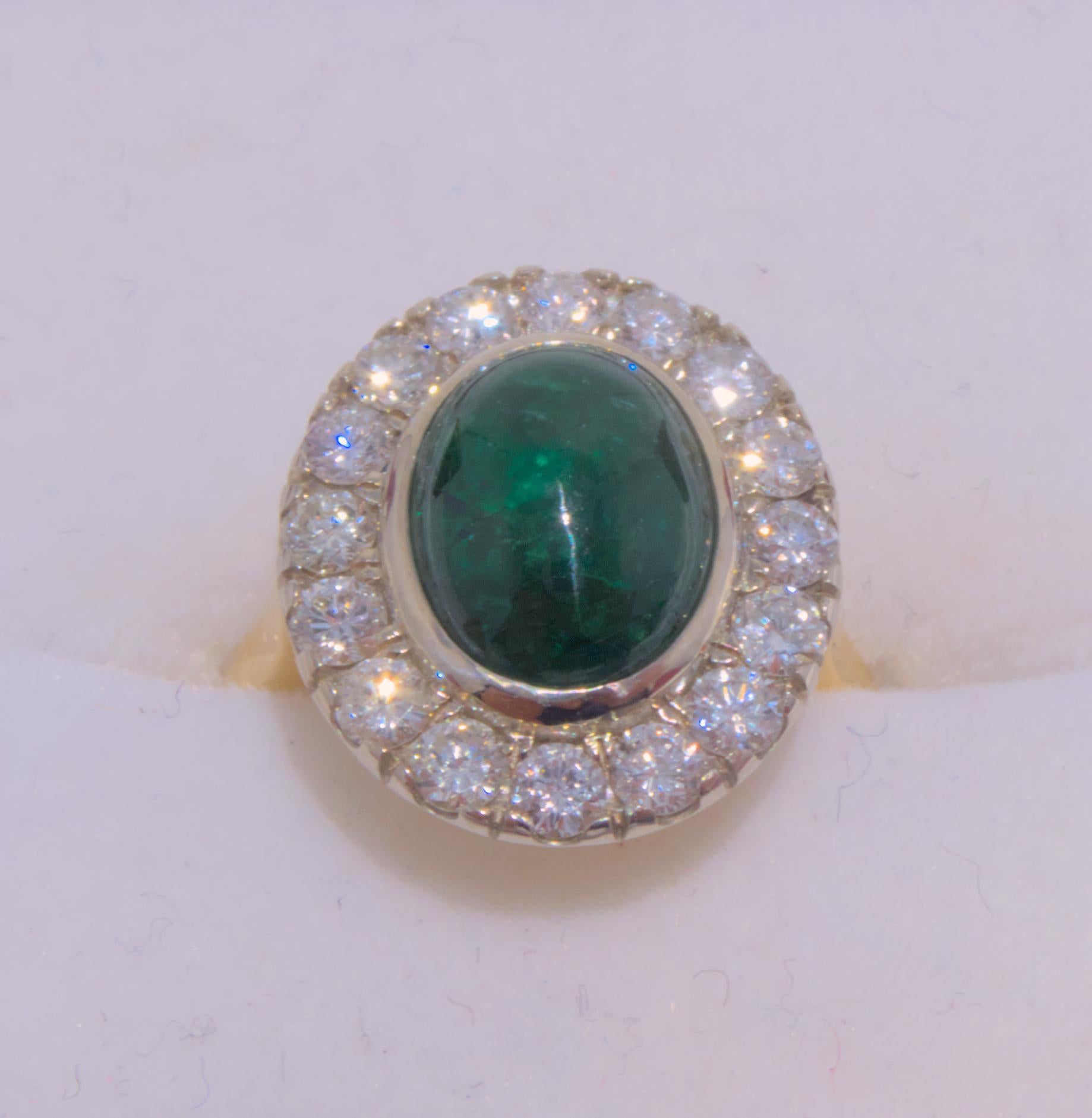 Round Cut 14K Yellow and White Gold 3.39 Carat Cabochon Emerald and Diamond Ring For Sale