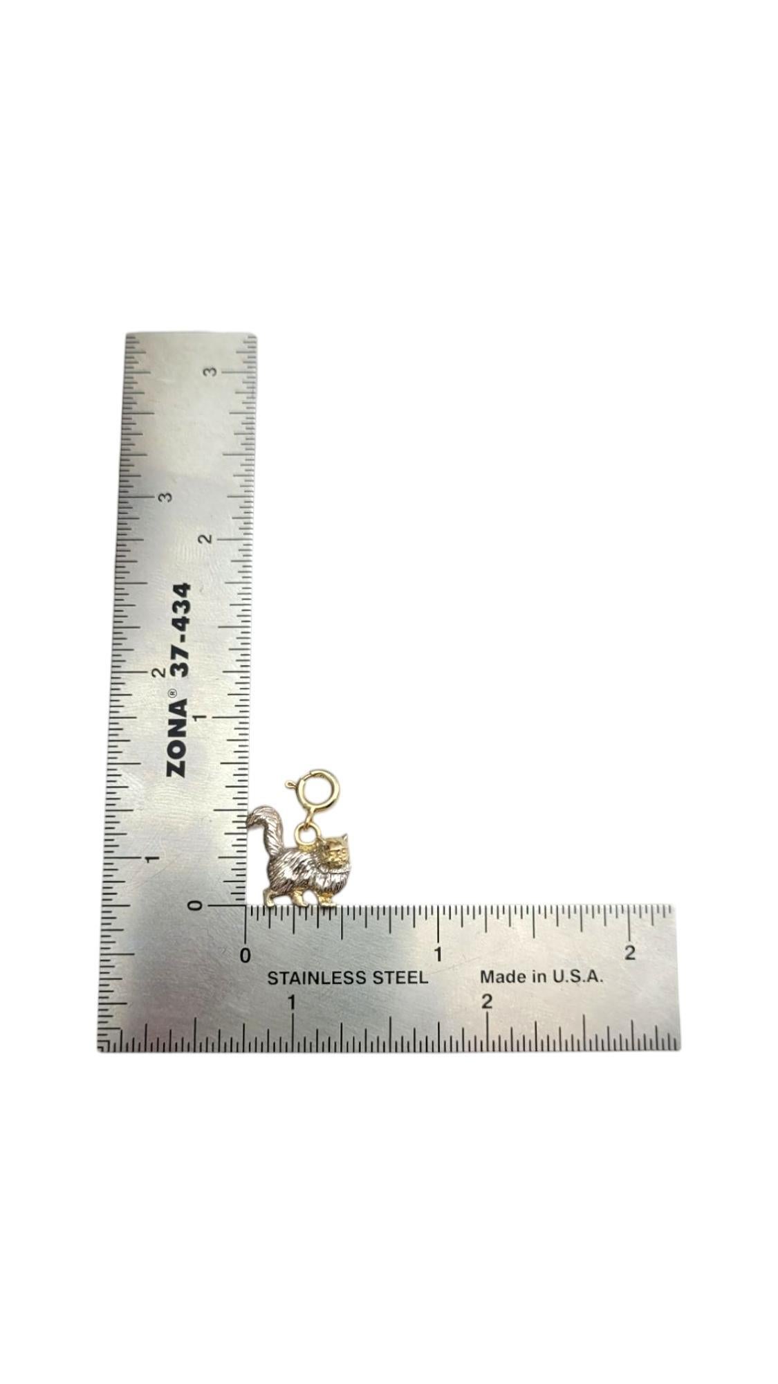 Breloque chat en or jaune et blanc 14 carats n° 21065 en vente 3