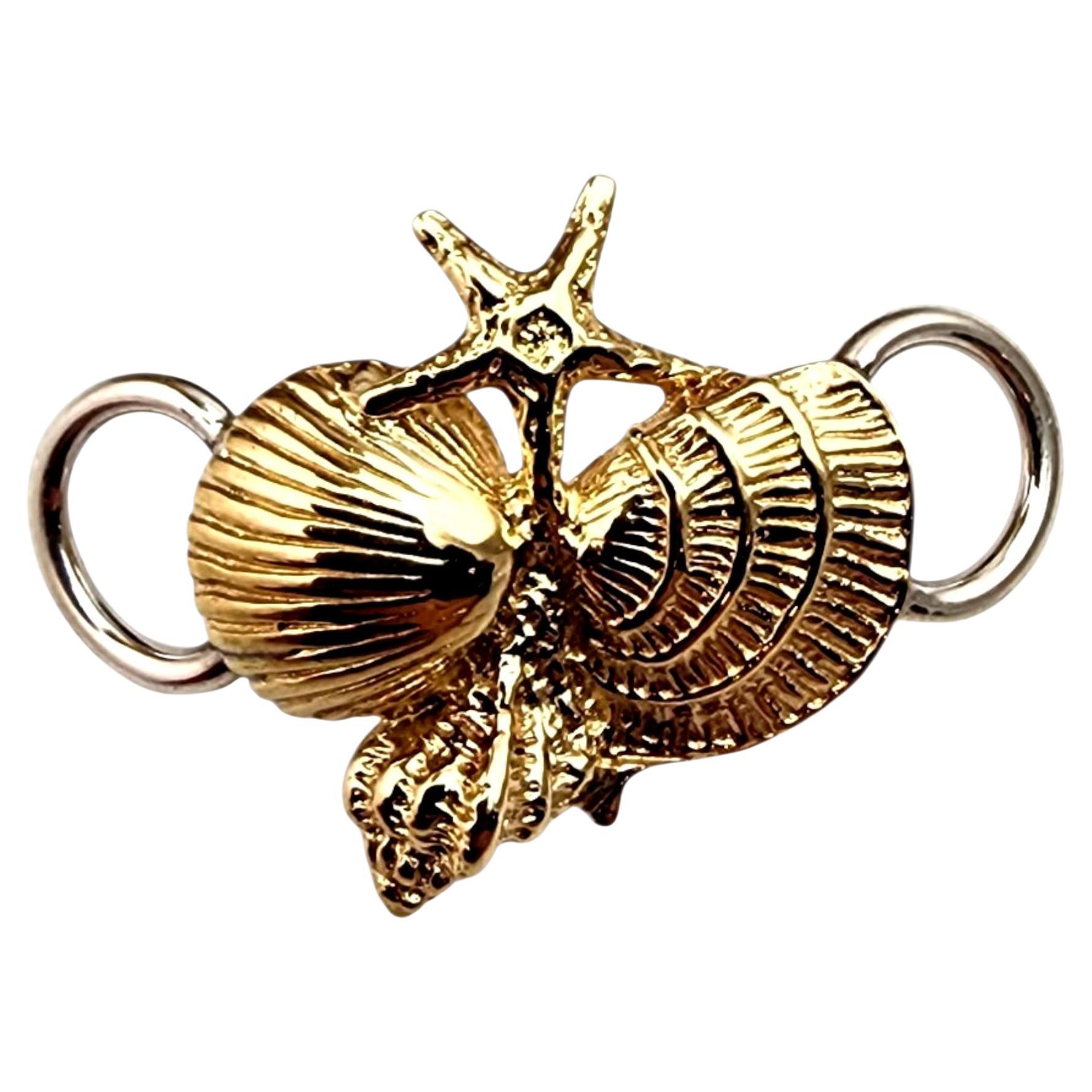Pendentif en or jaune et blanc 14K avec grappe de coquillages #22492 en vente