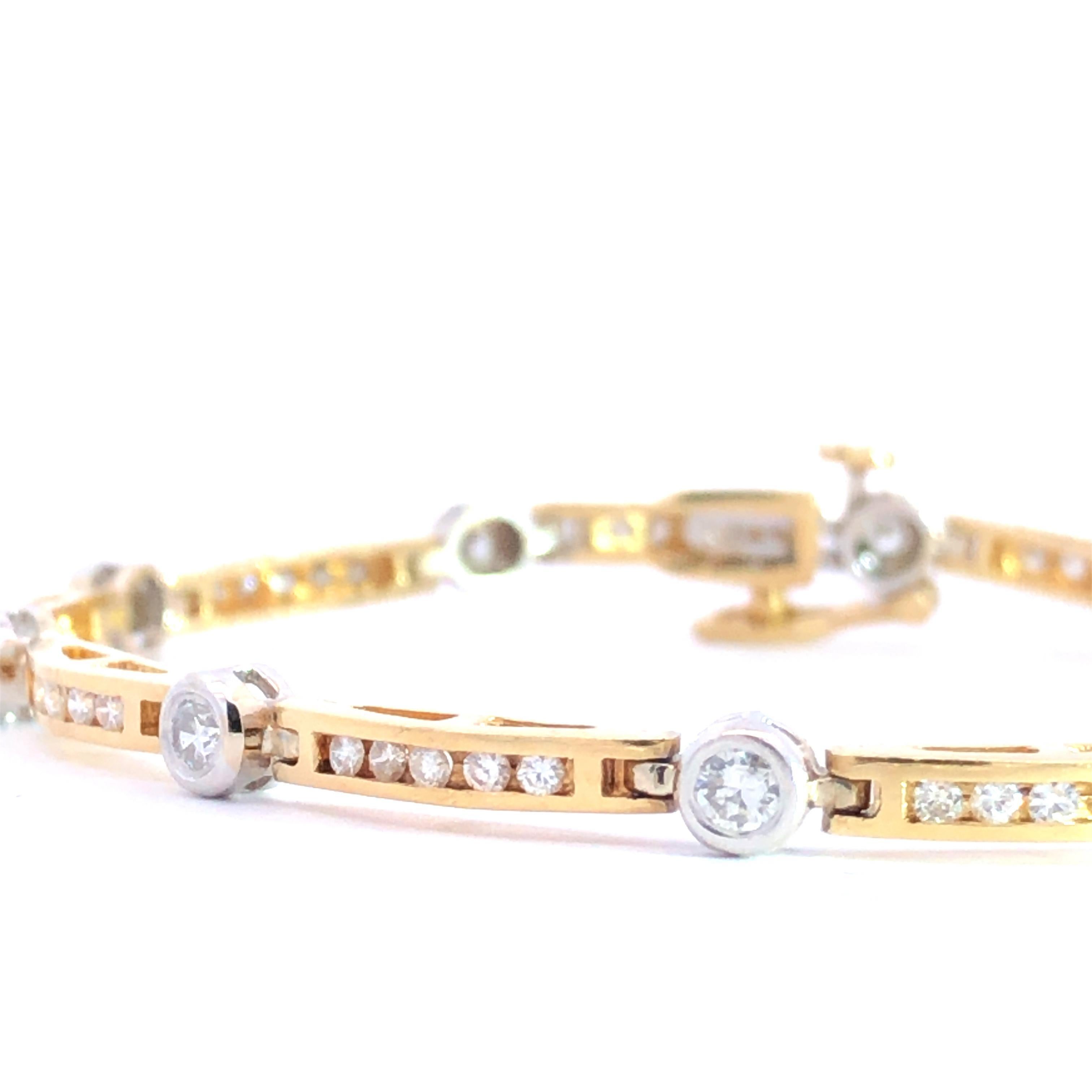 Bracciale di diamanti in oro giallo e bianco 14K con 1,75 carati di peso totale in vendita 4
