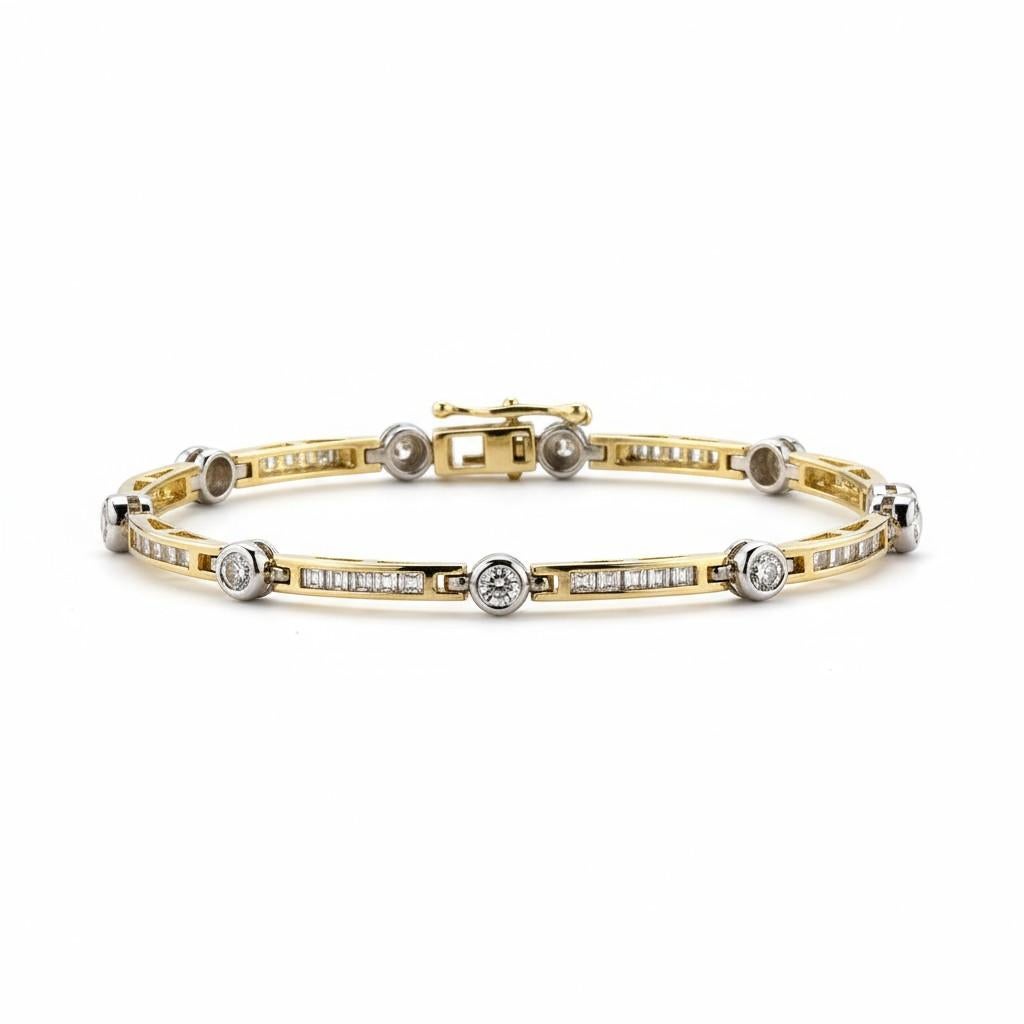 Moderno Bracciale di diamanti in oro giallo e bianco 14K con 1,75 carati di peso totale in vendita
