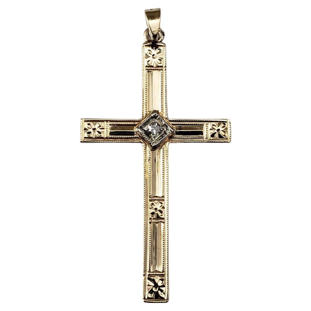 Pendentif croix en or jaune et blanc 14 carats avec diamants #20938
