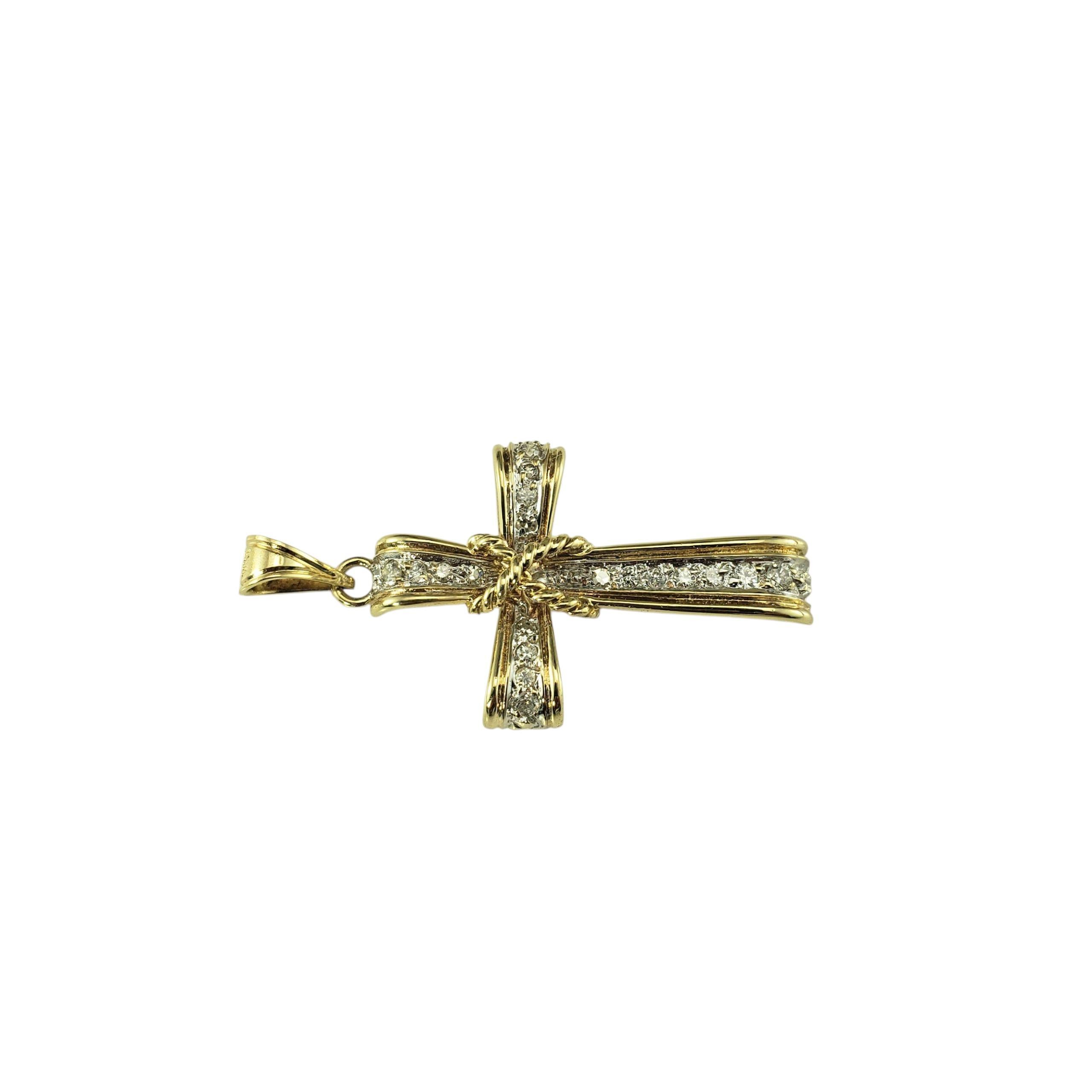 Contemporaneo Ciondolo a croce con diamante in oro giallo e bianco 14K #23088 in vendita