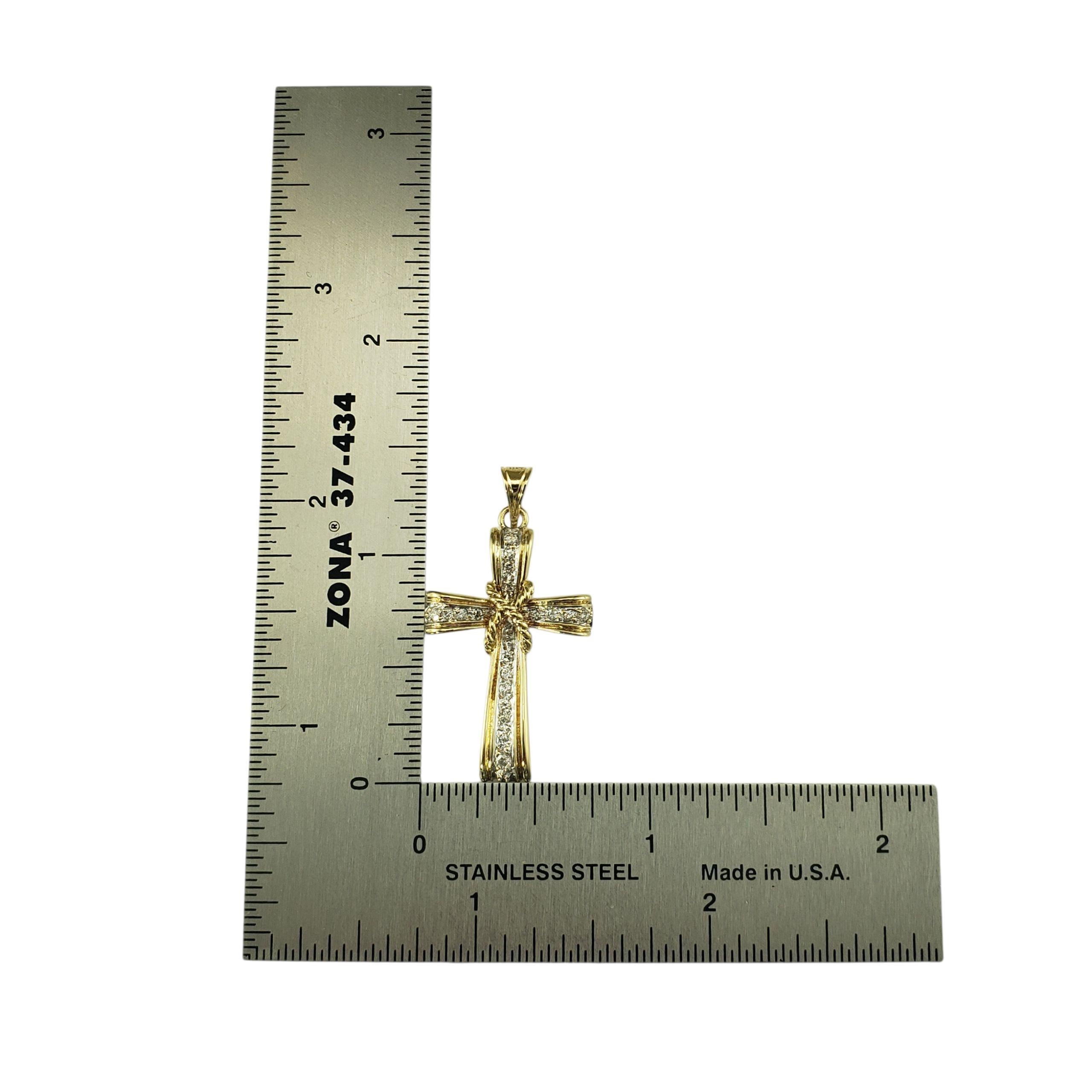 Donna Ciondolo a croce con diamante in oro giallo e bianco 14K #23088 in vendita