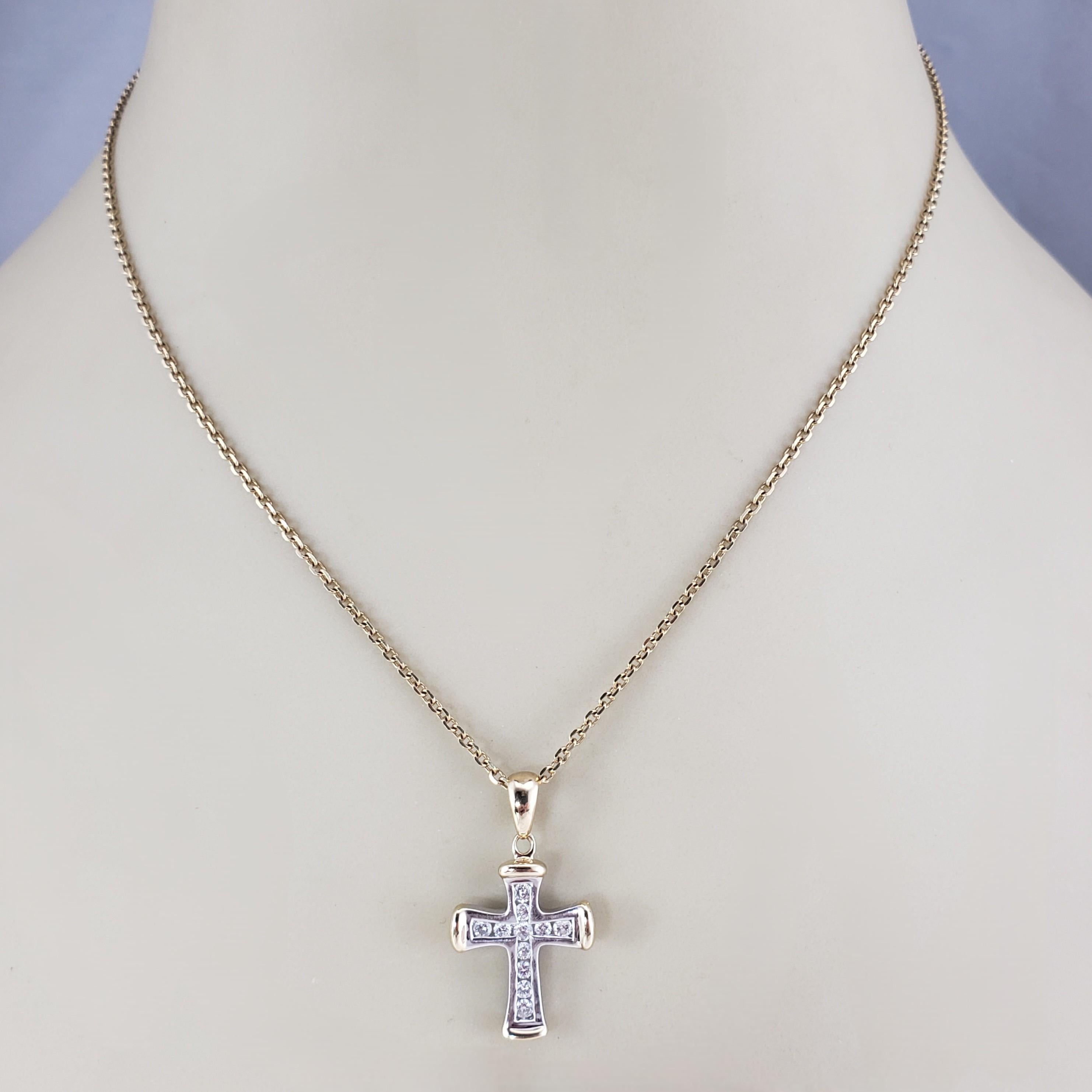 Ciondolo a croce con diamante in oro giallo e bianco 14K #23130 in vendita 1