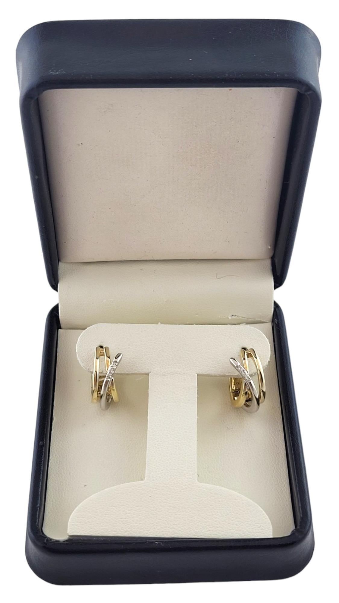 Donna Orecchini a cerchio incrociato con diamanti in oro giallo e bianco 14K #18084 in vendita