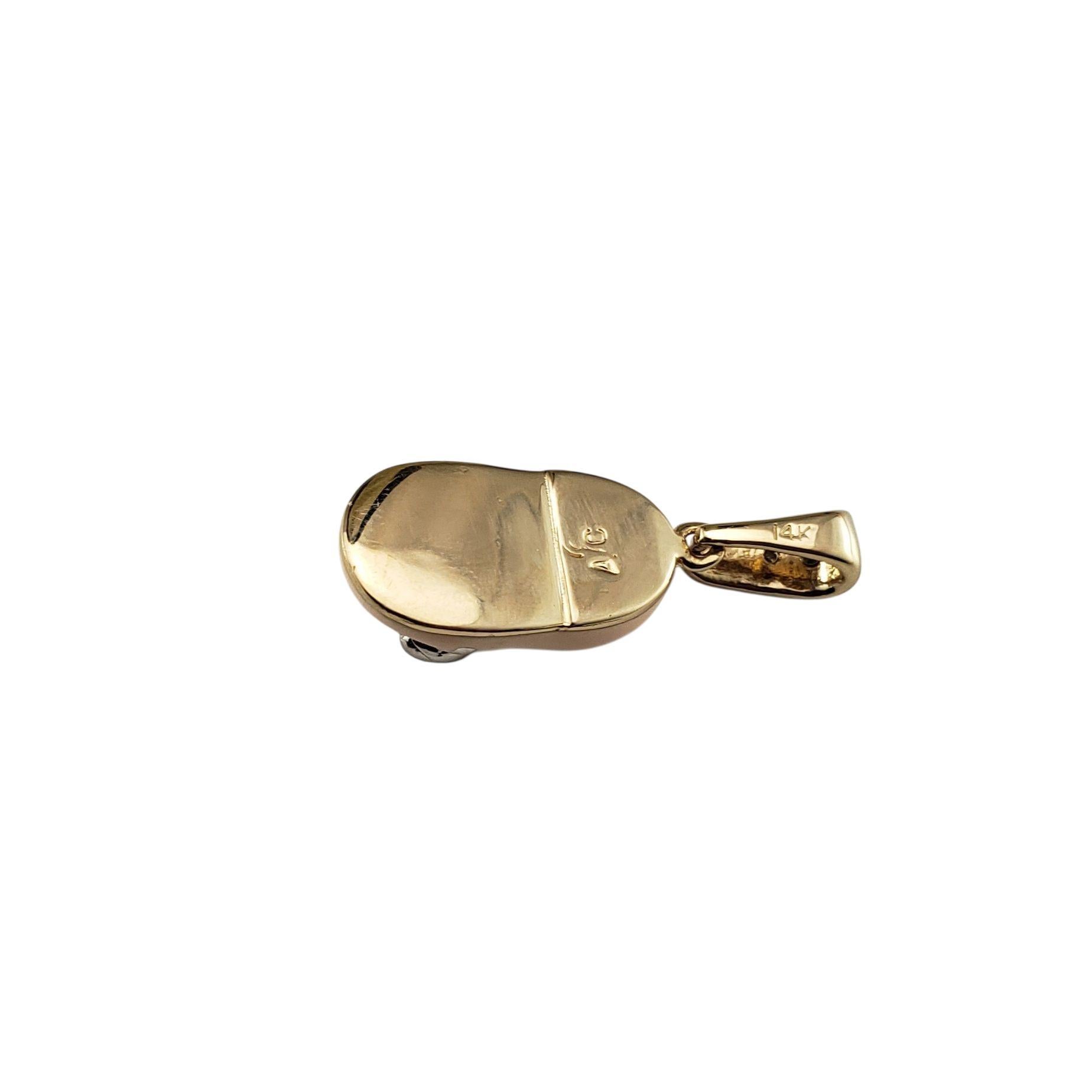 Taille brillant Or jaune et blanc 14K Diamant émail breloque chaussure bébé #23116 en vente