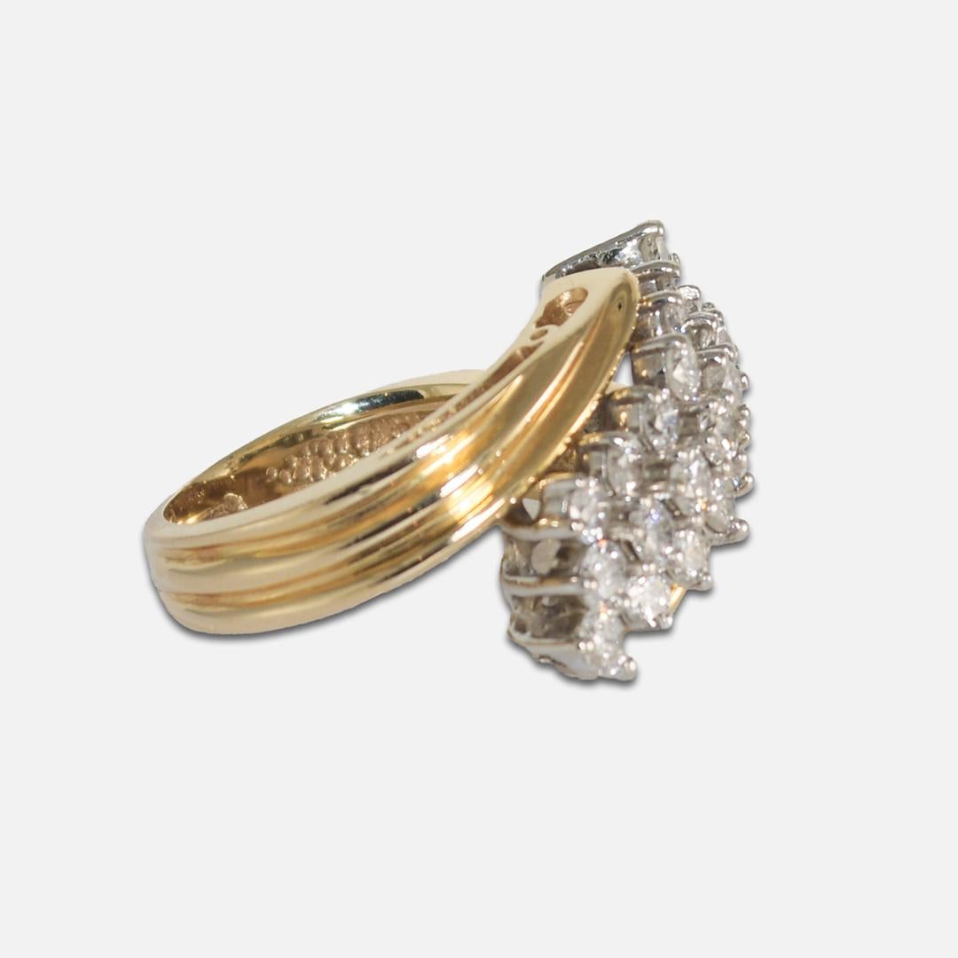 Taille ronde Bague Journey en or jaune et blanc 14 carats avec diamants 2,10 carats en vente
