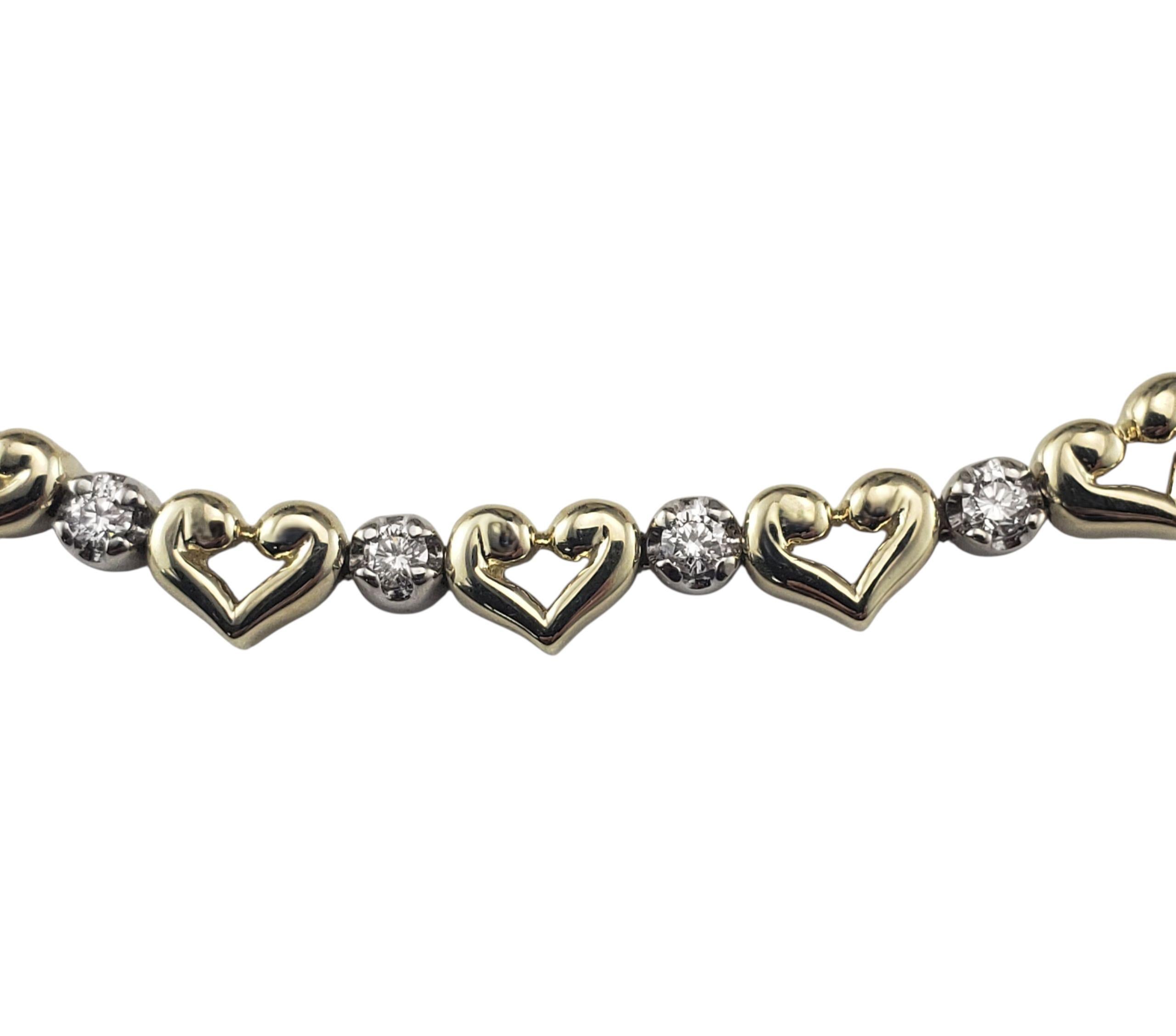 Taille brillant Bracelet à cœur ouvert en or jaune et blanc 14K et diamants #23427 en vente