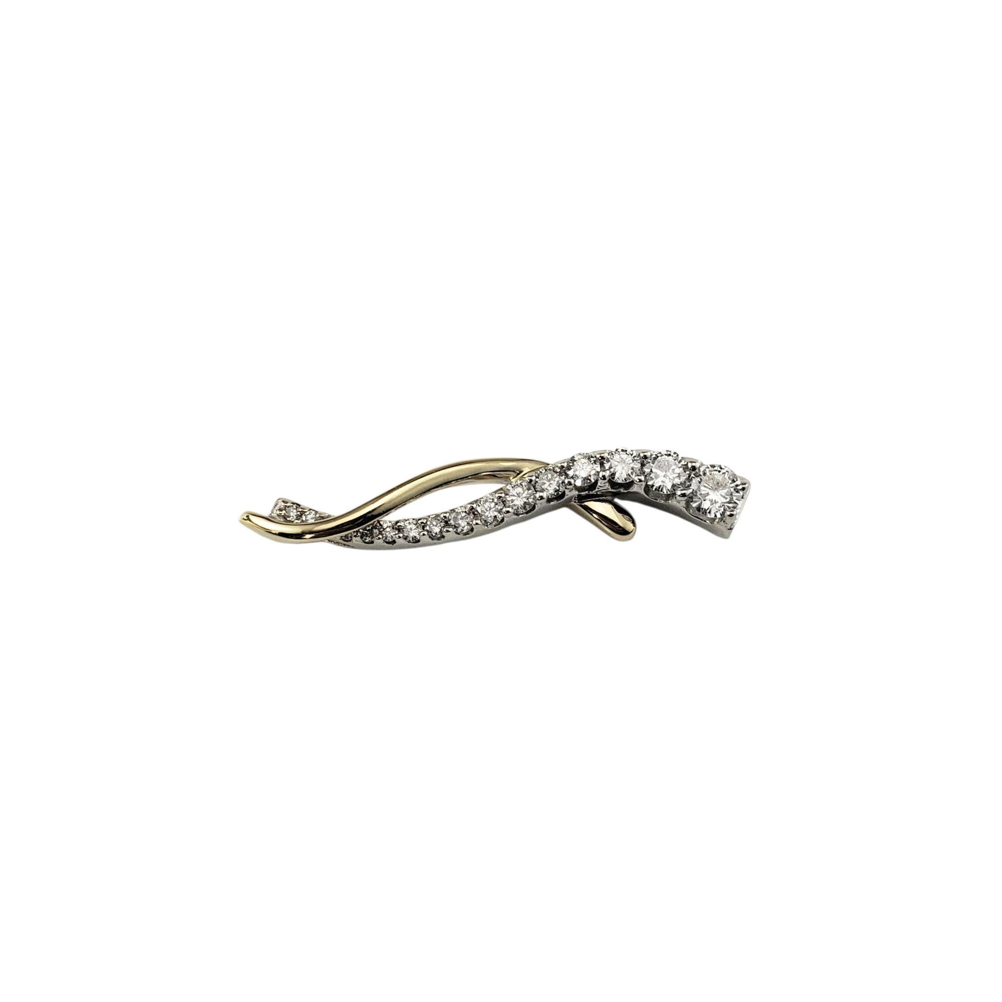 Contemporain Pendentif diamant en or jaune et blanc 14K #23150 en vente