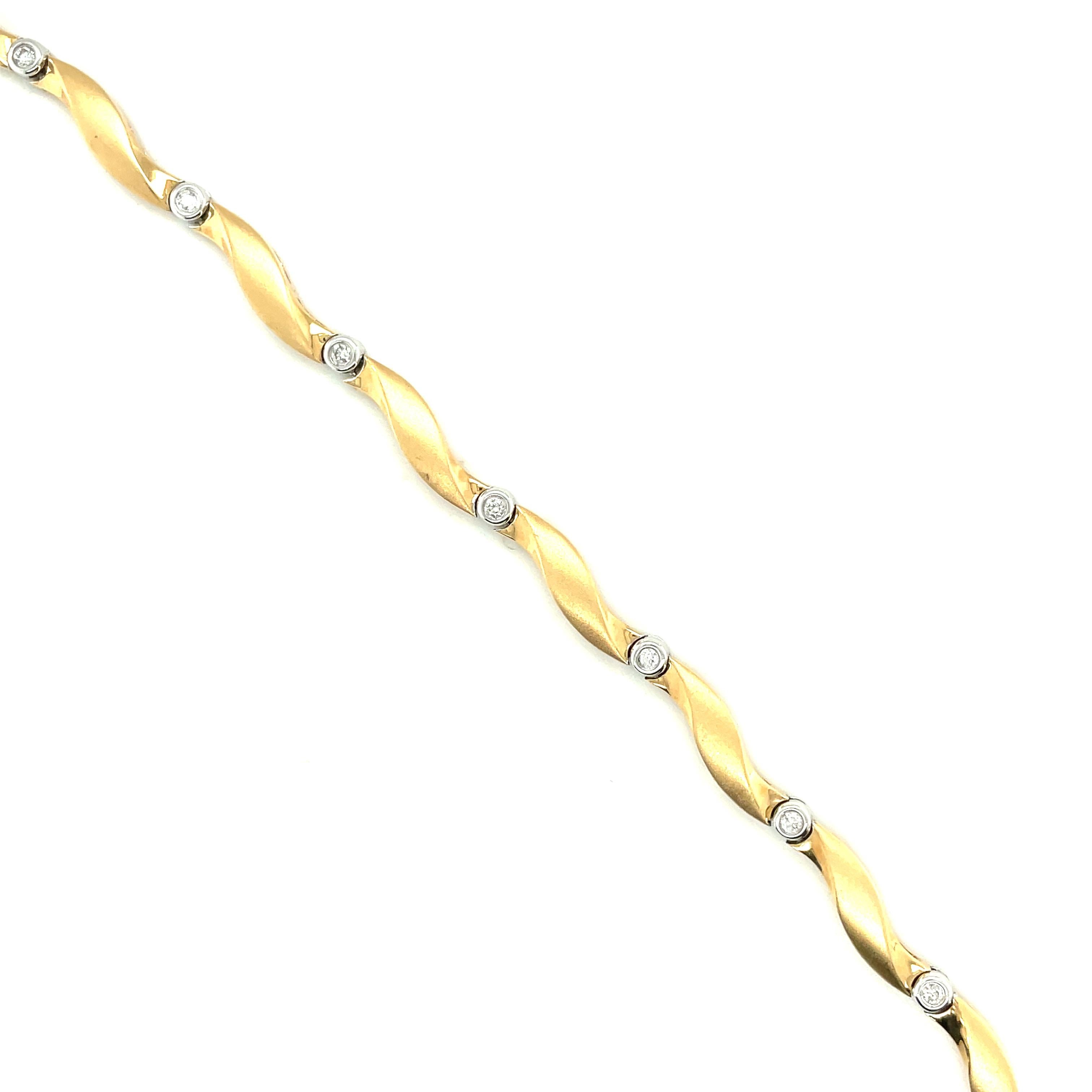 Round Cut 14K Yellow and White Gold Diamond Twist Necklace For Sale