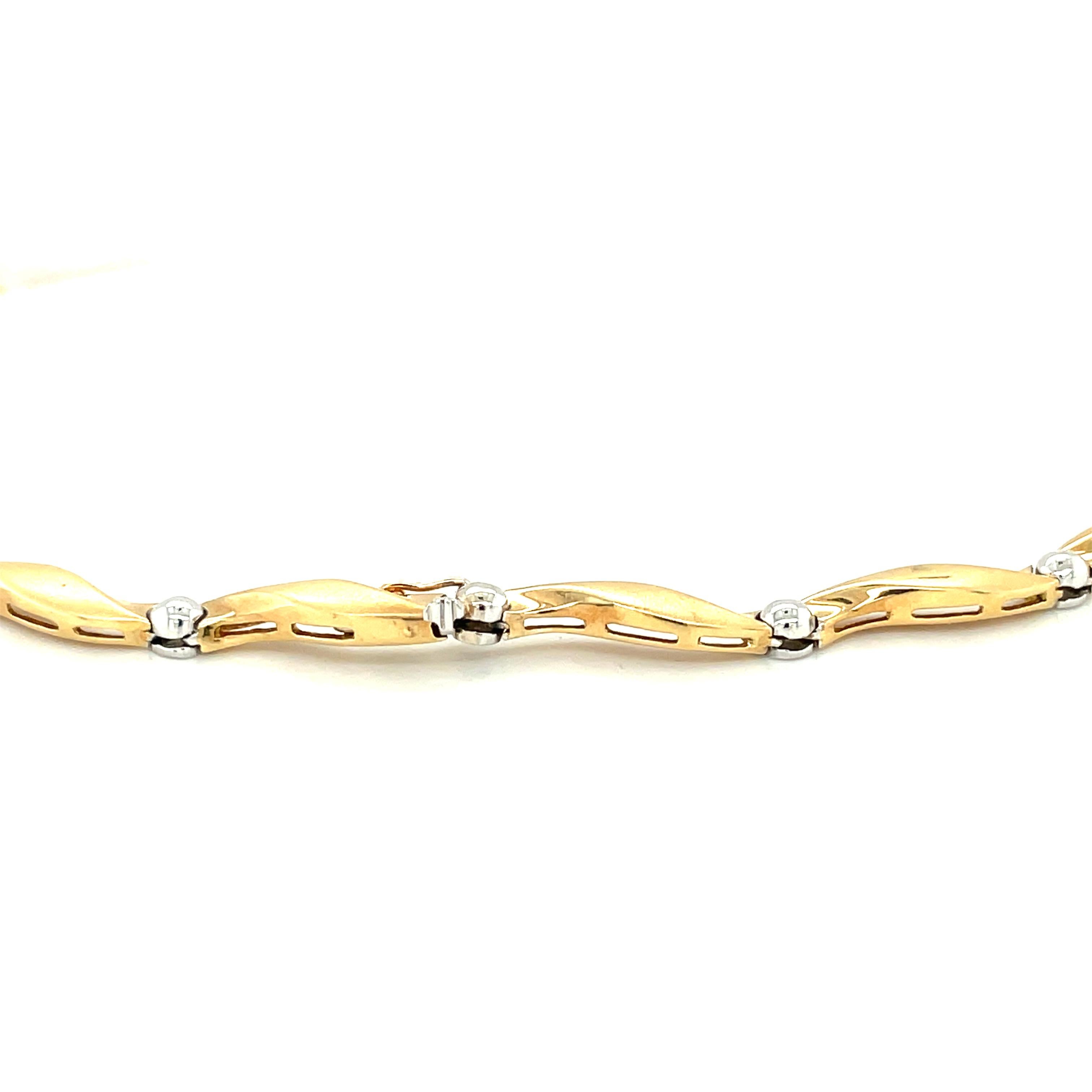 14K Yellow and White Gold Diamond Twist Necklace In Good Condition For Sale In New York, NY
