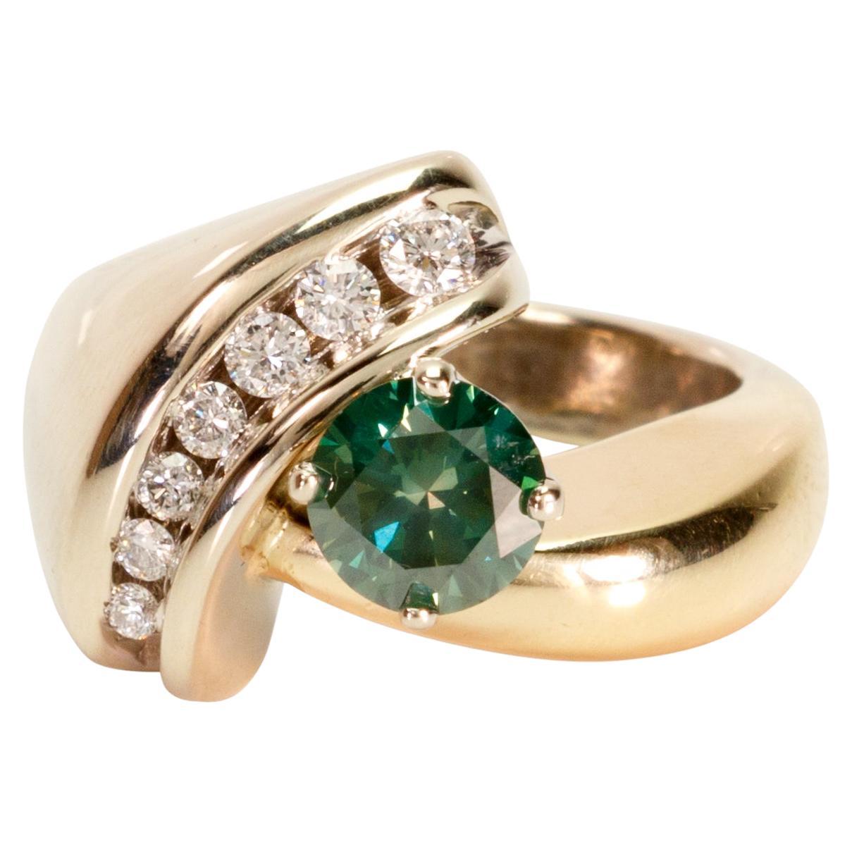 Bague de succession en or jaune et blanc 14K à diamant vert en vente