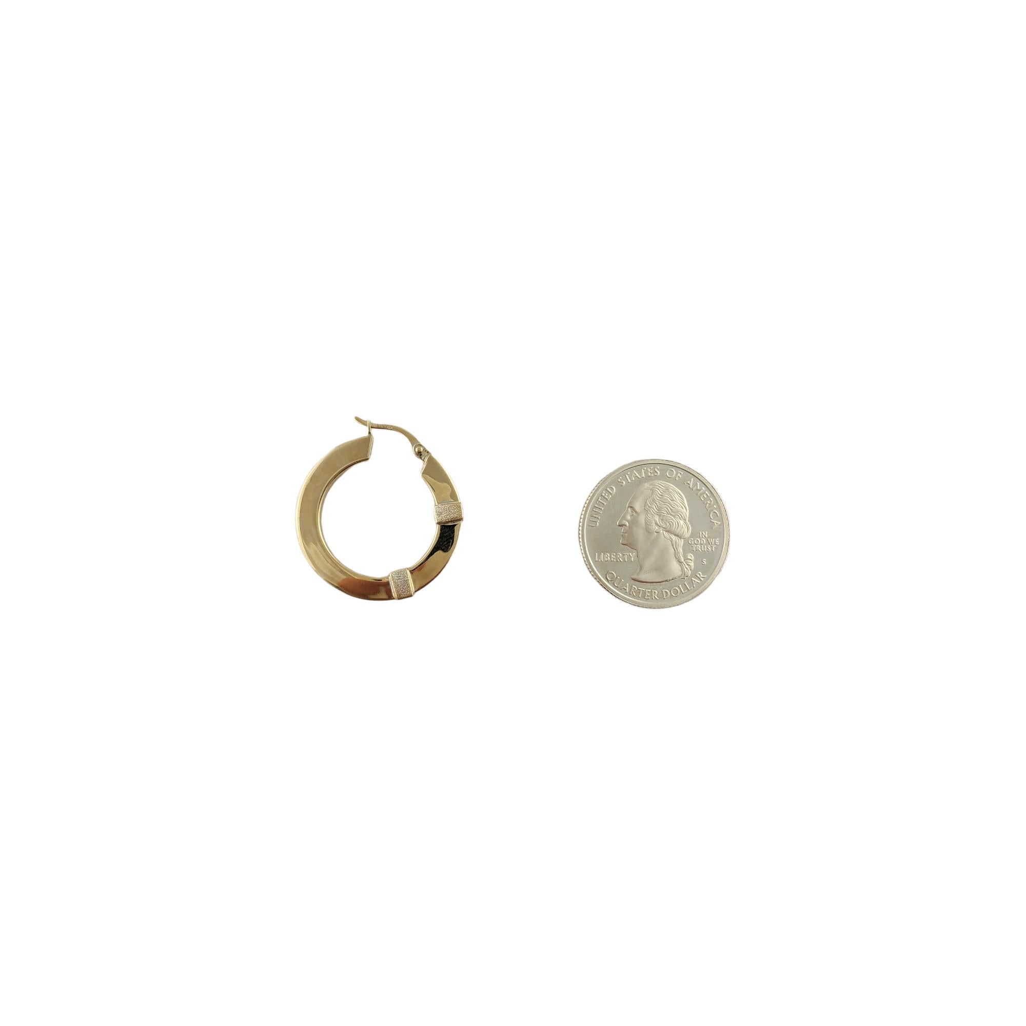 da uomo o donna Orecchini a cerchio in oro giallo e bianco 14K in vendita