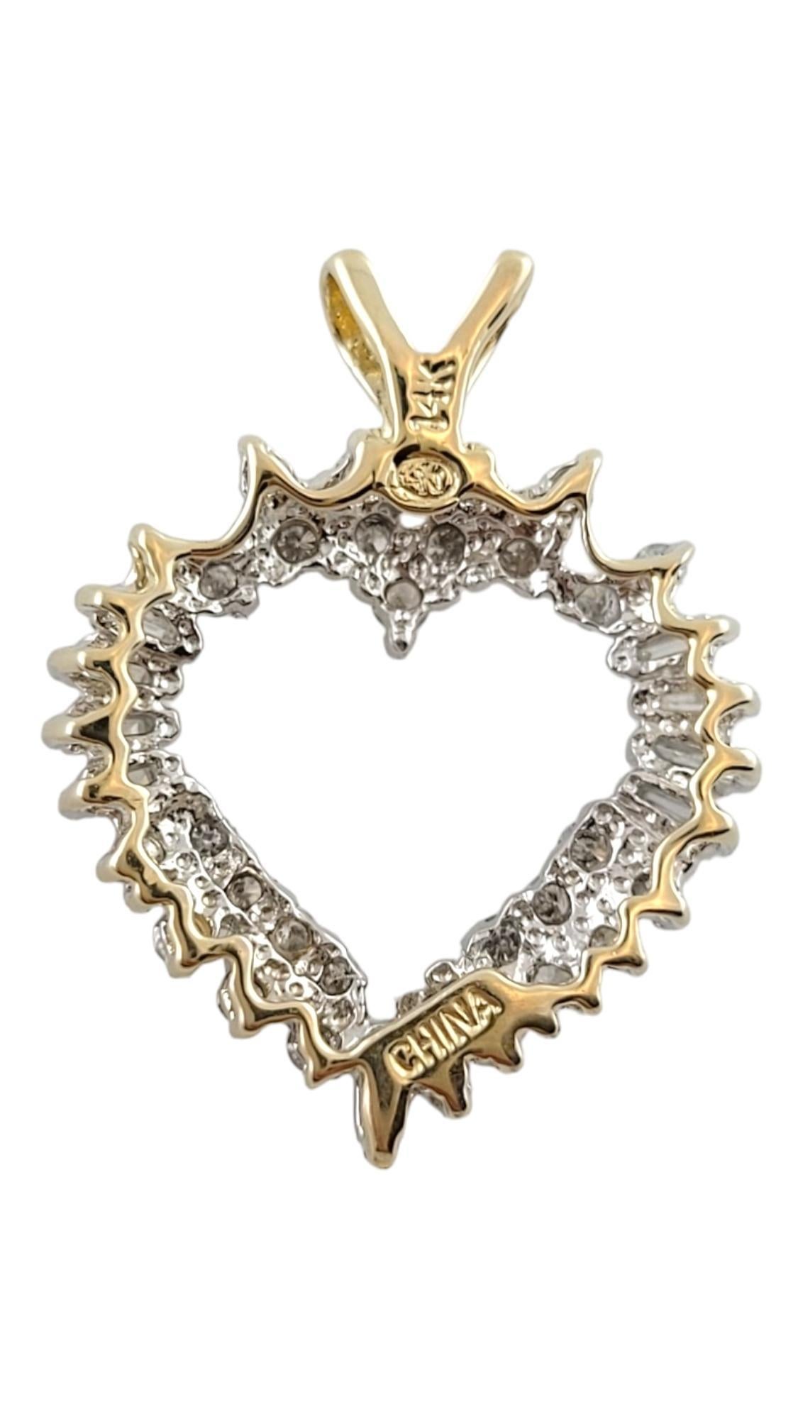 Taille baguette Pendentif cœur ouvert en or jaune et blanc 14 carats n° 18164 en vente