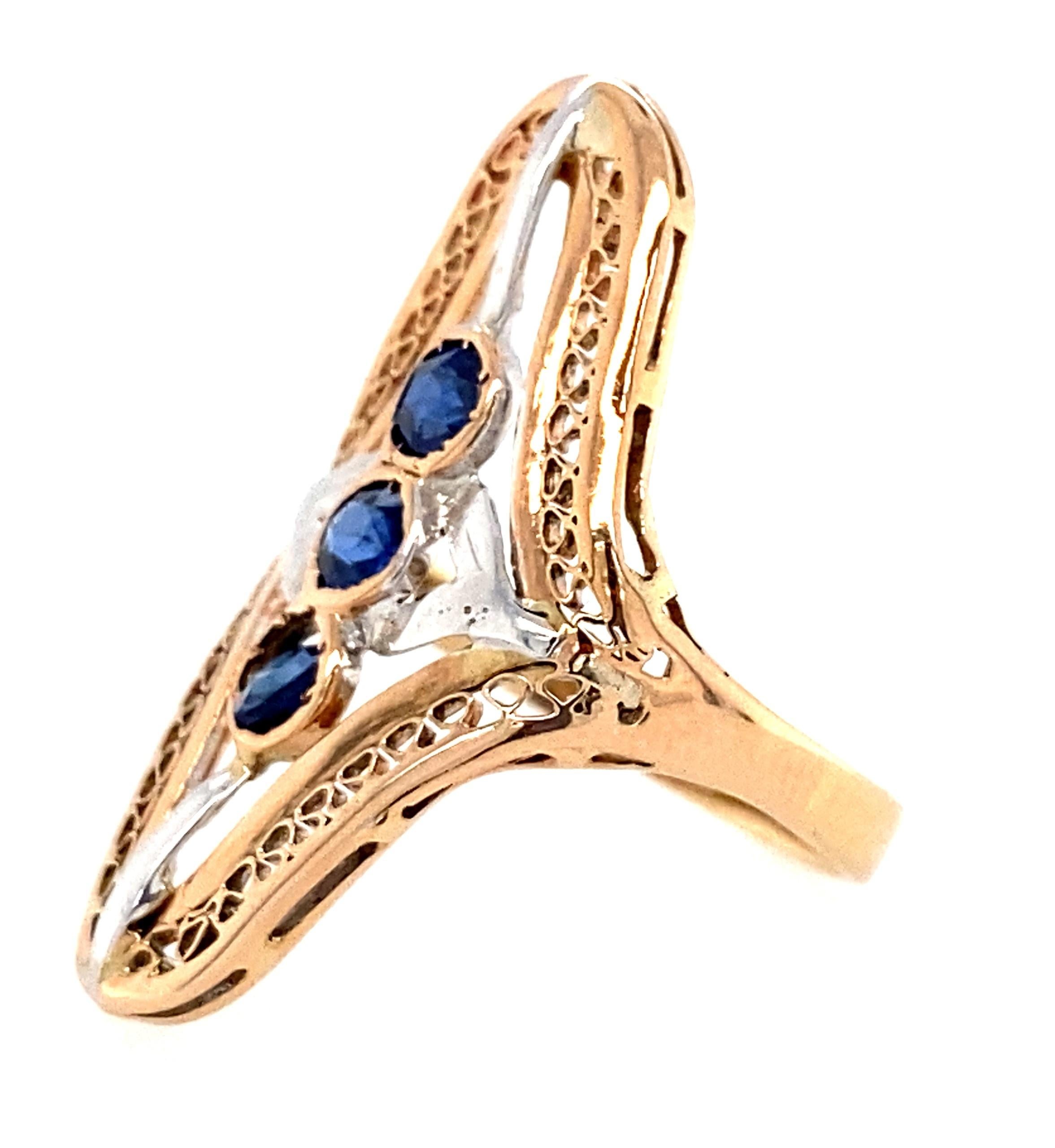 Art Deco 14k Yellow and White Gold Two Tone Sapphire Ring with Filigree Edge For Sale