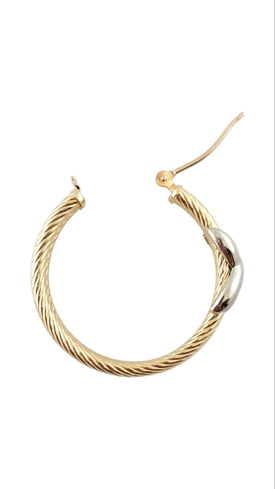 Boucles d'oreilles en or jaune et blanc 14K à double anneau torsadé X #15157 Pour femmes en vente