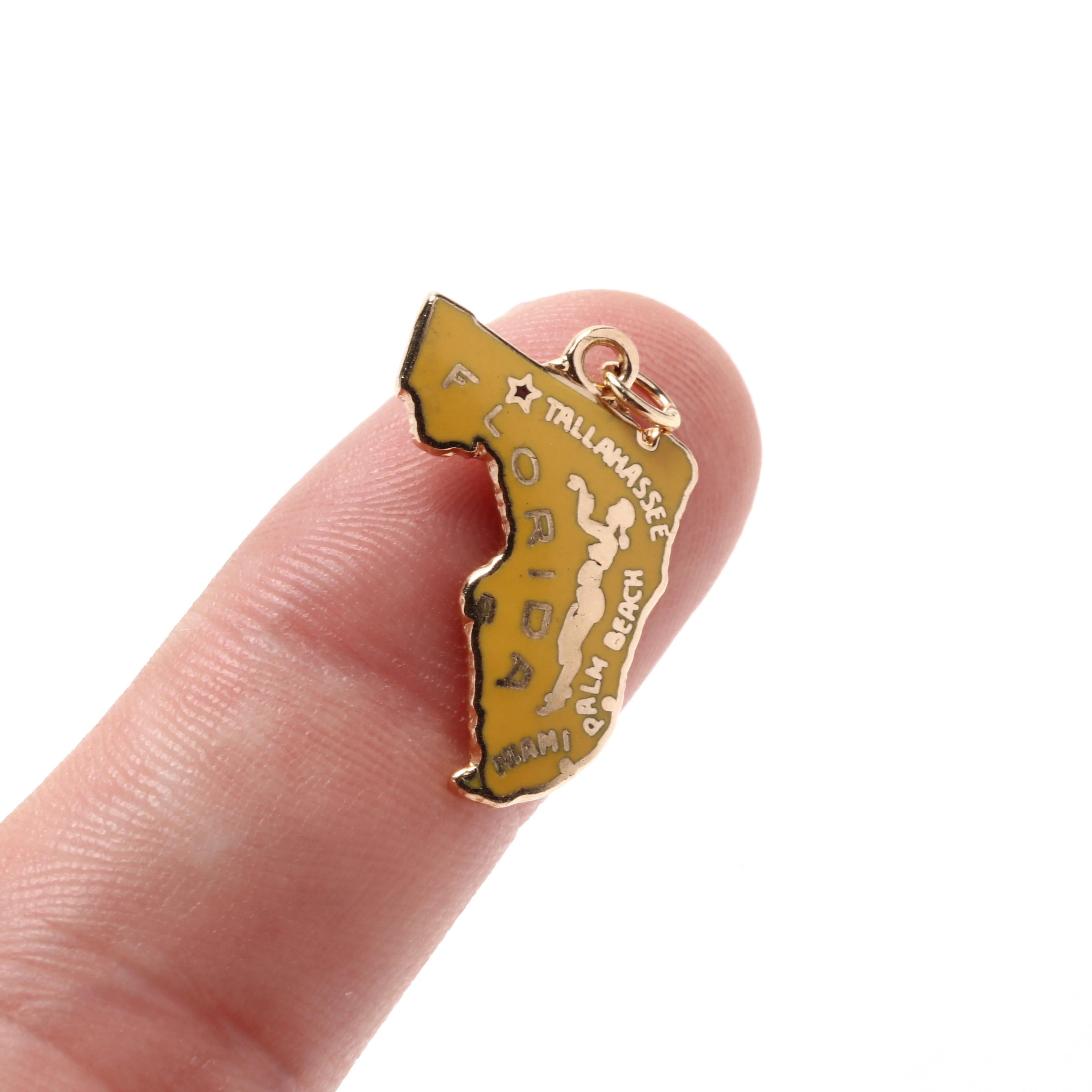 14K Yellow Enamel Florida Charm In Good Condition In McLeansville, NC
