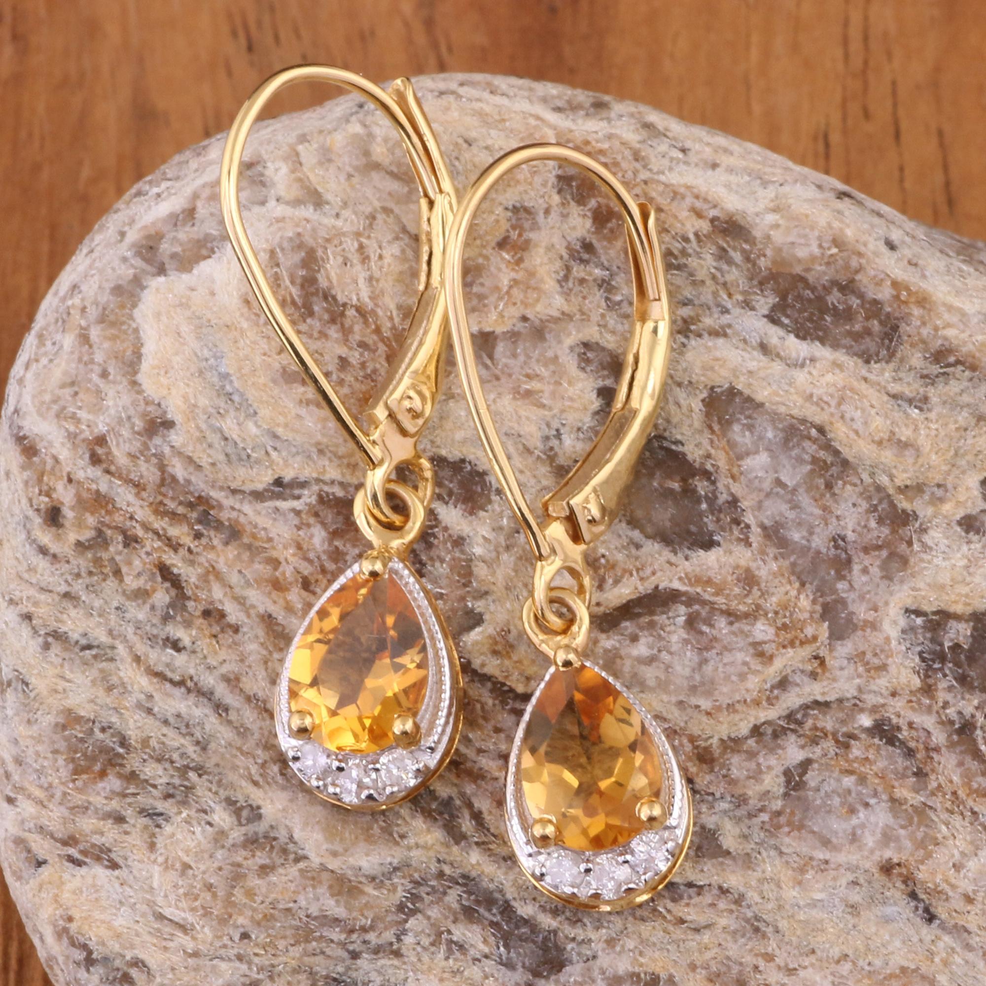 14K Yellow Gold 0.111 Ctw Diamond, 1.15 Ctw Natural Citrine Dangle Earrings In New Condition For Sale In Jaipur, RJ