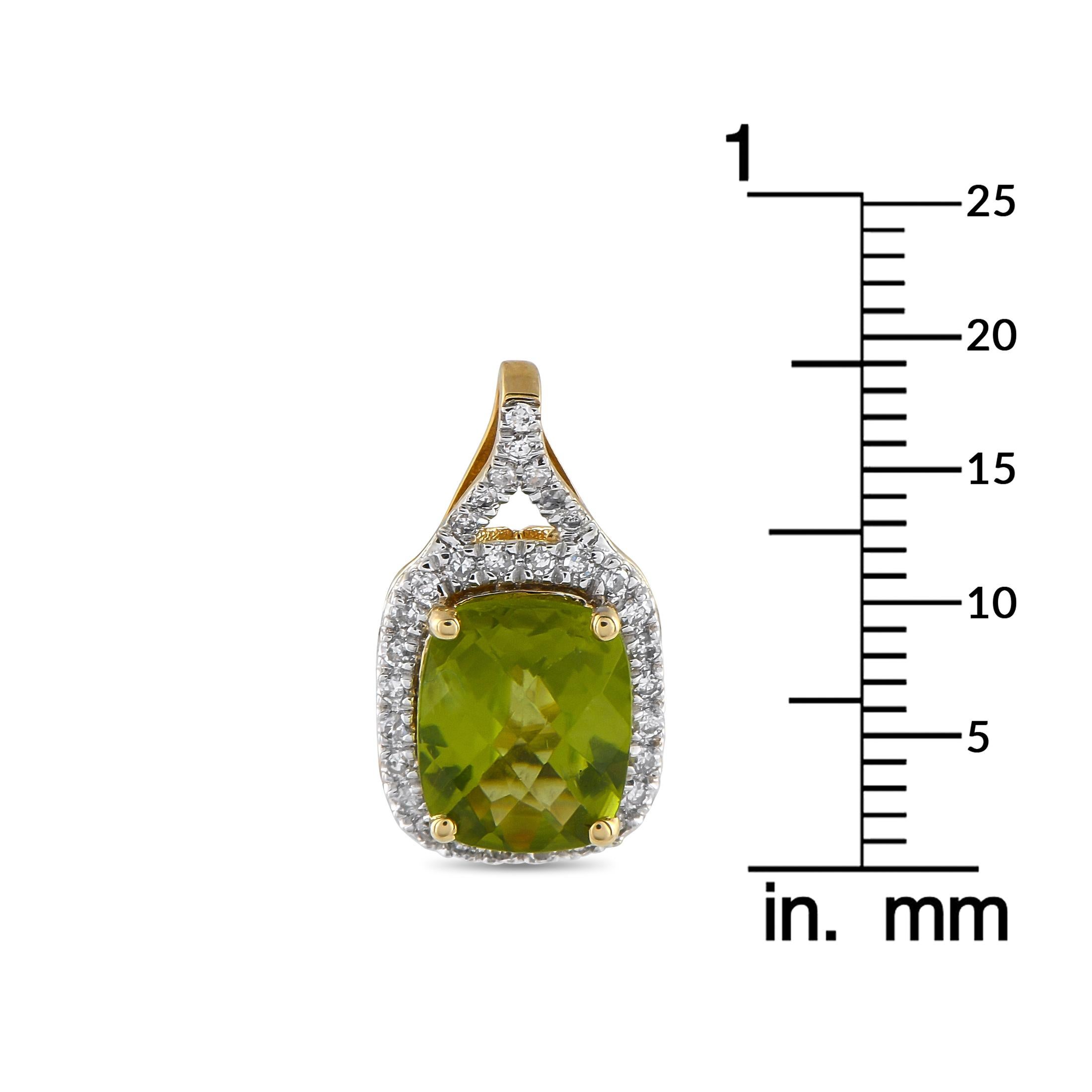 Round Cut 14K Yellow Gold 0.13ct Diamond and Peridot Pendant For Sale