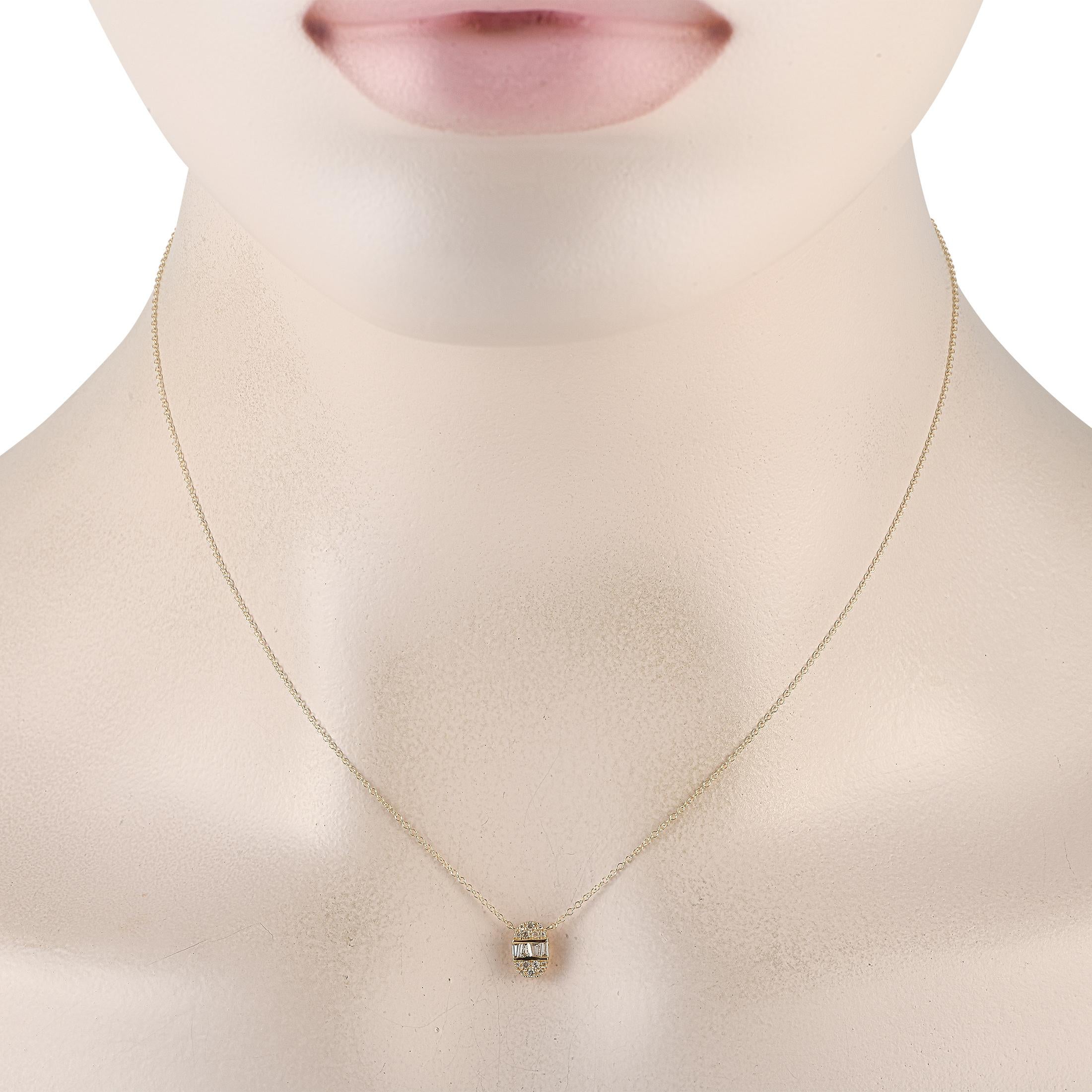 Diese exquisite Halskette wird jedes Outfit mühelos ergänzen. Bei diesem klassischen Stück hängt ein ovaler, 0,25 cm großer Anhänger an einer zarten 16er Kette. Es ist mit einer dynamischen Reihe von Diamanten mit einem Gesamtgewicht von 0,13 Karat