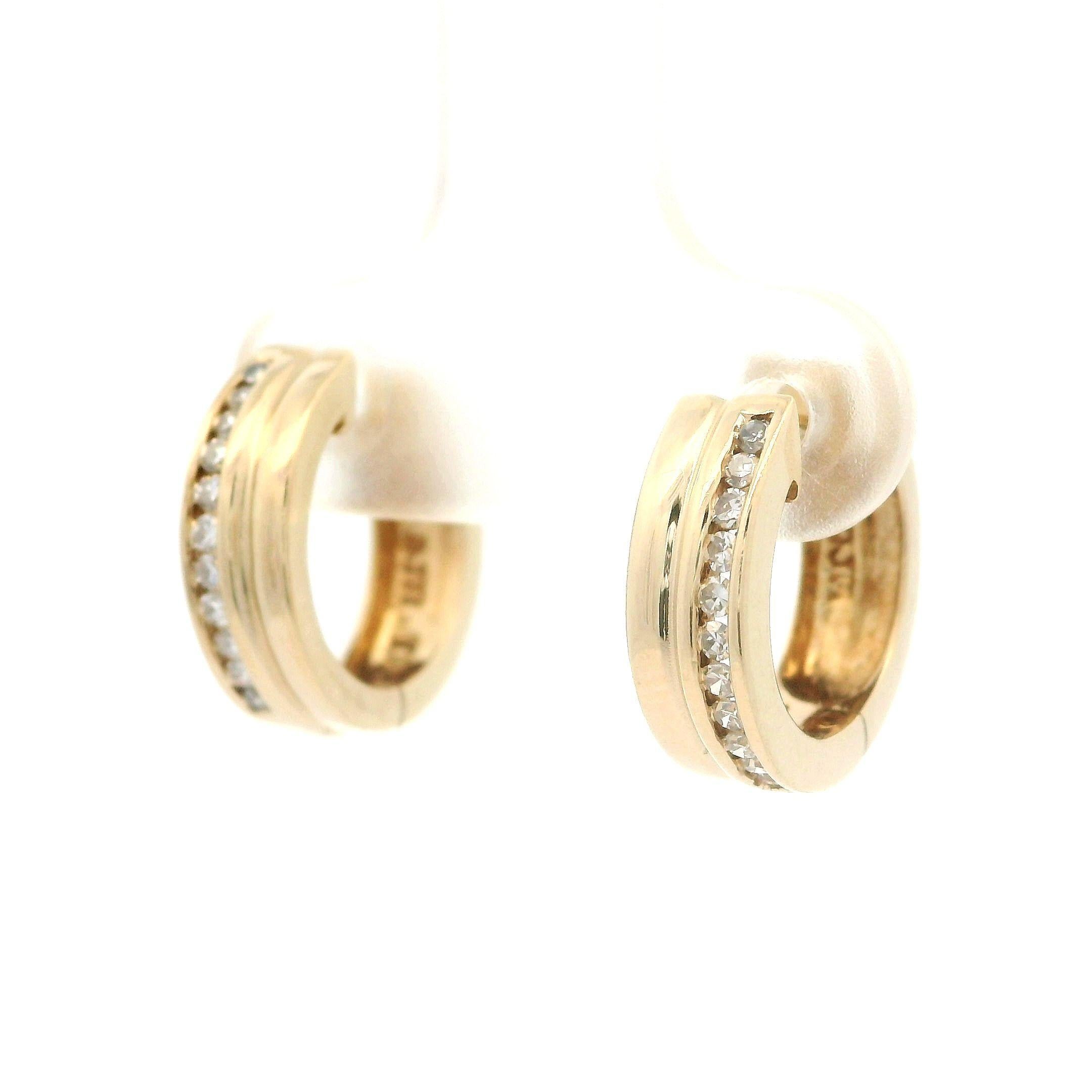 Boucles d'oreilles Petite Huggie en or jaune 14k 0.15ctw Diamond Single Cut Dual Row en vente 3