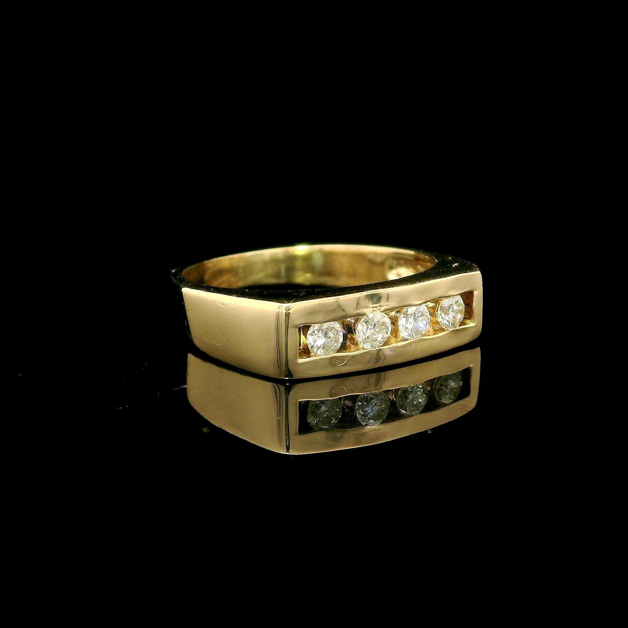 Bague empilable en or jaune 14k 0.16ctw Channel Set Diamond Square Top en vente 1