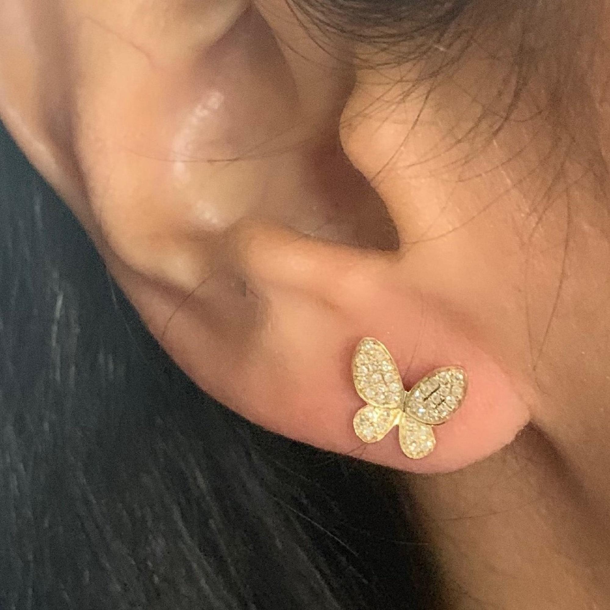 Beautiful and trendy, these pretty diamond butterfly Studs earrings feature a 14-karat white gold setting with a butterfly design crafted with round white diamonds. Secured with post butterfly push-back.
-14K Gold
-76 Natural Round Diamonds
-0.20