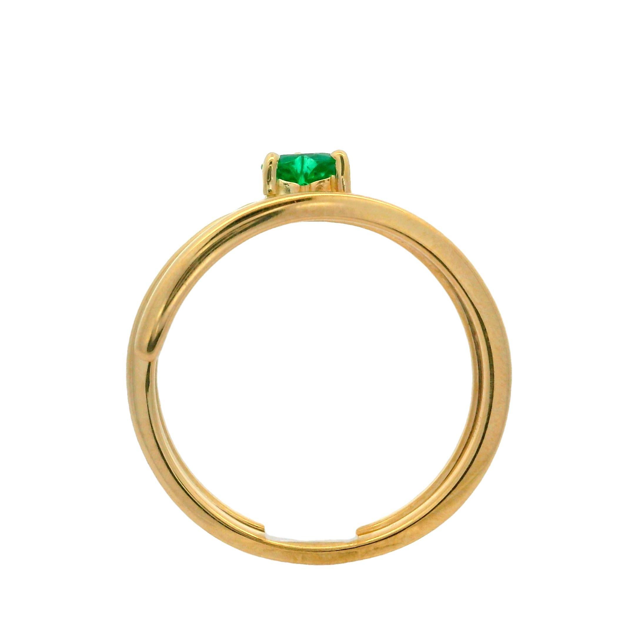 14k Yellow Gold 0.24ctw Vivid Green Heart Shaped Emerald Wrap Band Ring For Sale 5