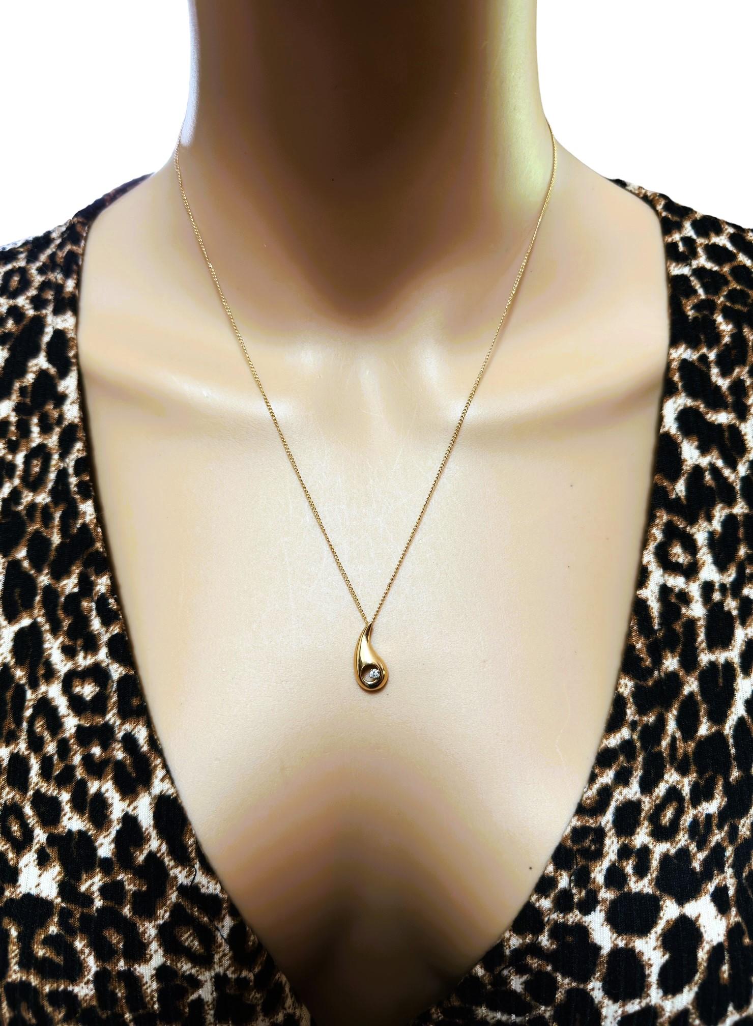 14k Gelbgold .025 Karat Diamant Tropfenanhänger mit Tränenanhänger und 14k Goldkette 18,5