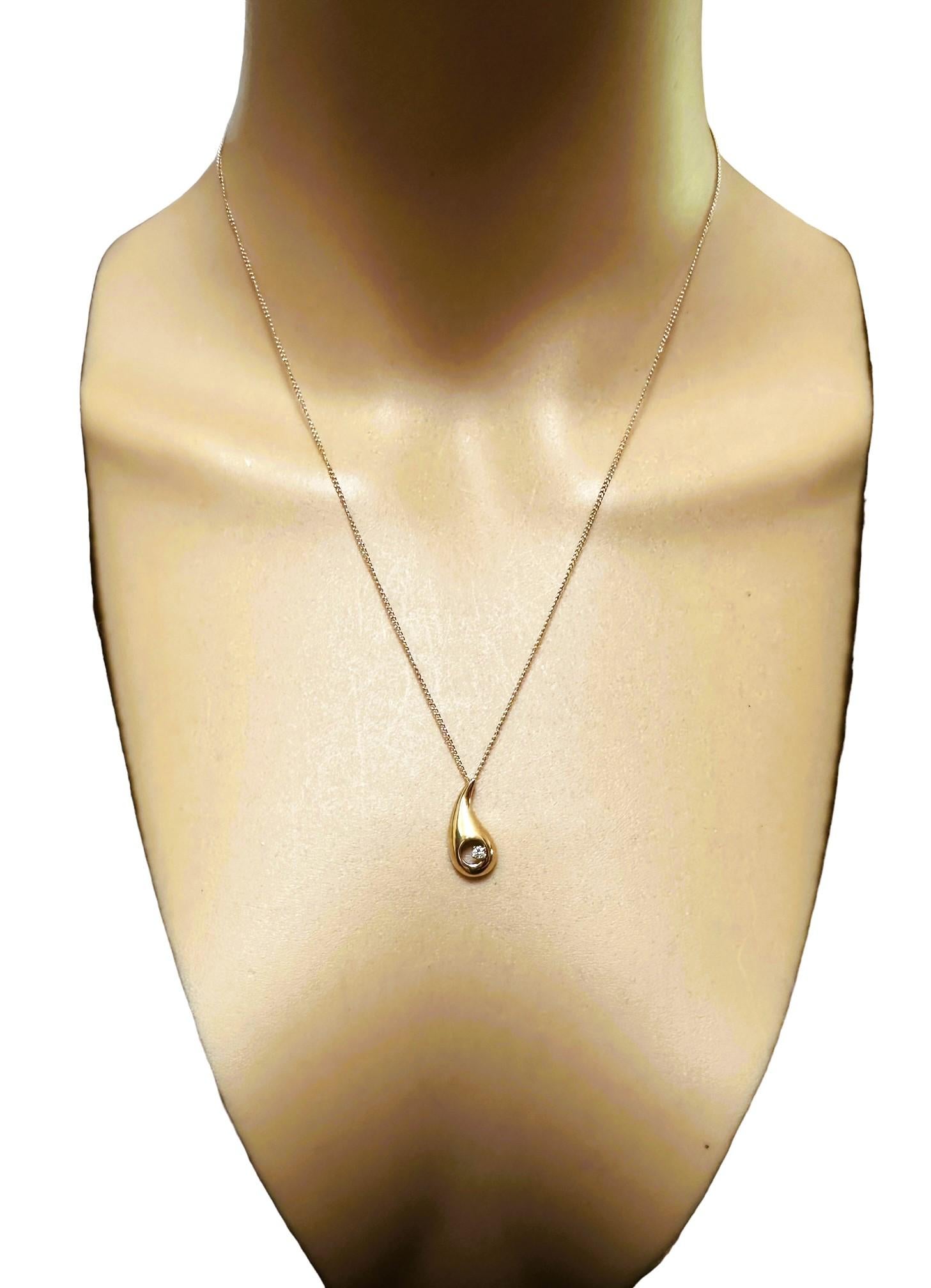 14k Gelbgold .025 Karat Diamant Tropfenanhänger mit Tränenanhänger und 14k Goldkette 18,5