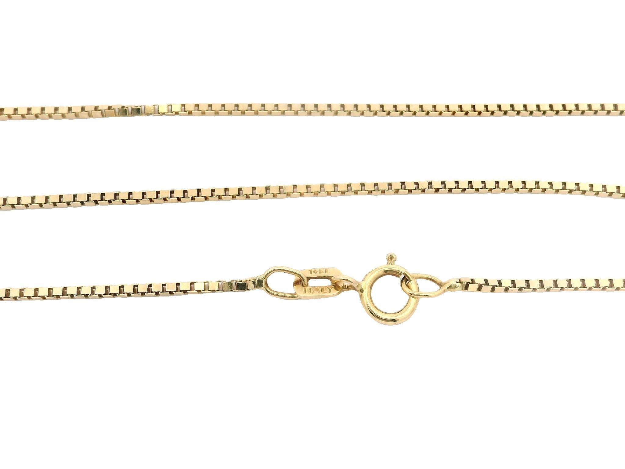 -Pierre(s)
(25) Diamants naturels authentiques - taille ronde et brillante - sertis en pavé - couleur J/K - pureté VS2/SI1 - 0,25ctw (approx.)

MATERIAL : Or jaune 14K massif 
Poids : 9 grammes
Type de chaîne : 20