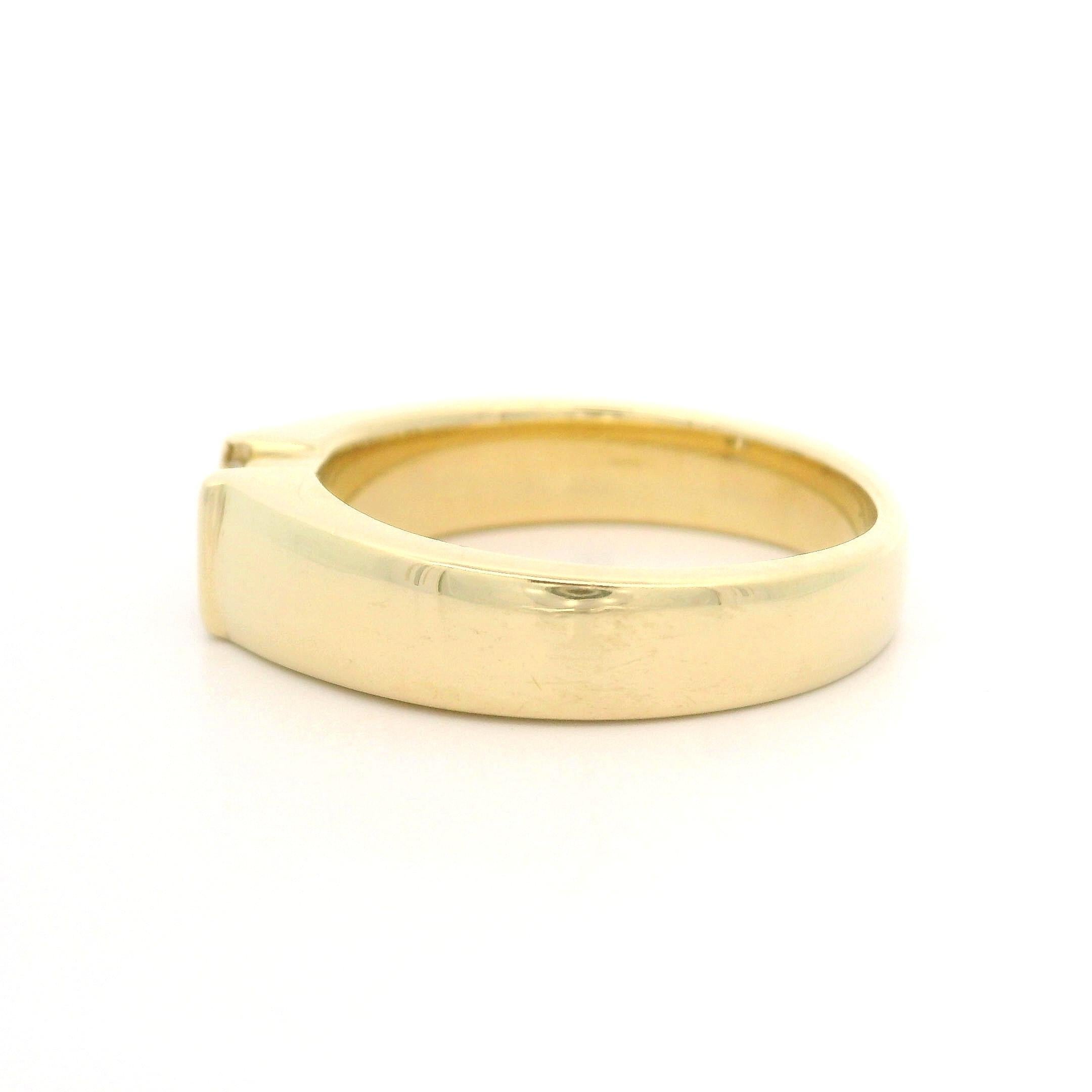 --Pierre(s) :...
(1) Diamant véritable naturel - taille princesse - serti en chaîne - couleur H - pureté VS2 - 0,26ct (approx.)
Poids total en carats : 0,26 (environ)

MATERIAL : Or jaune 14k massif
Poids : 6,33 grammes
Taille de la bague : 6.5