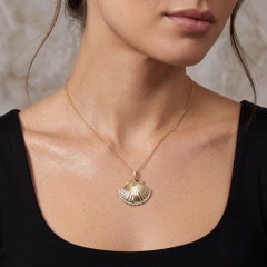 14K Yellow Gold 0.27 Ct Natural Diamond Border Scallop Shell Fine Pendant