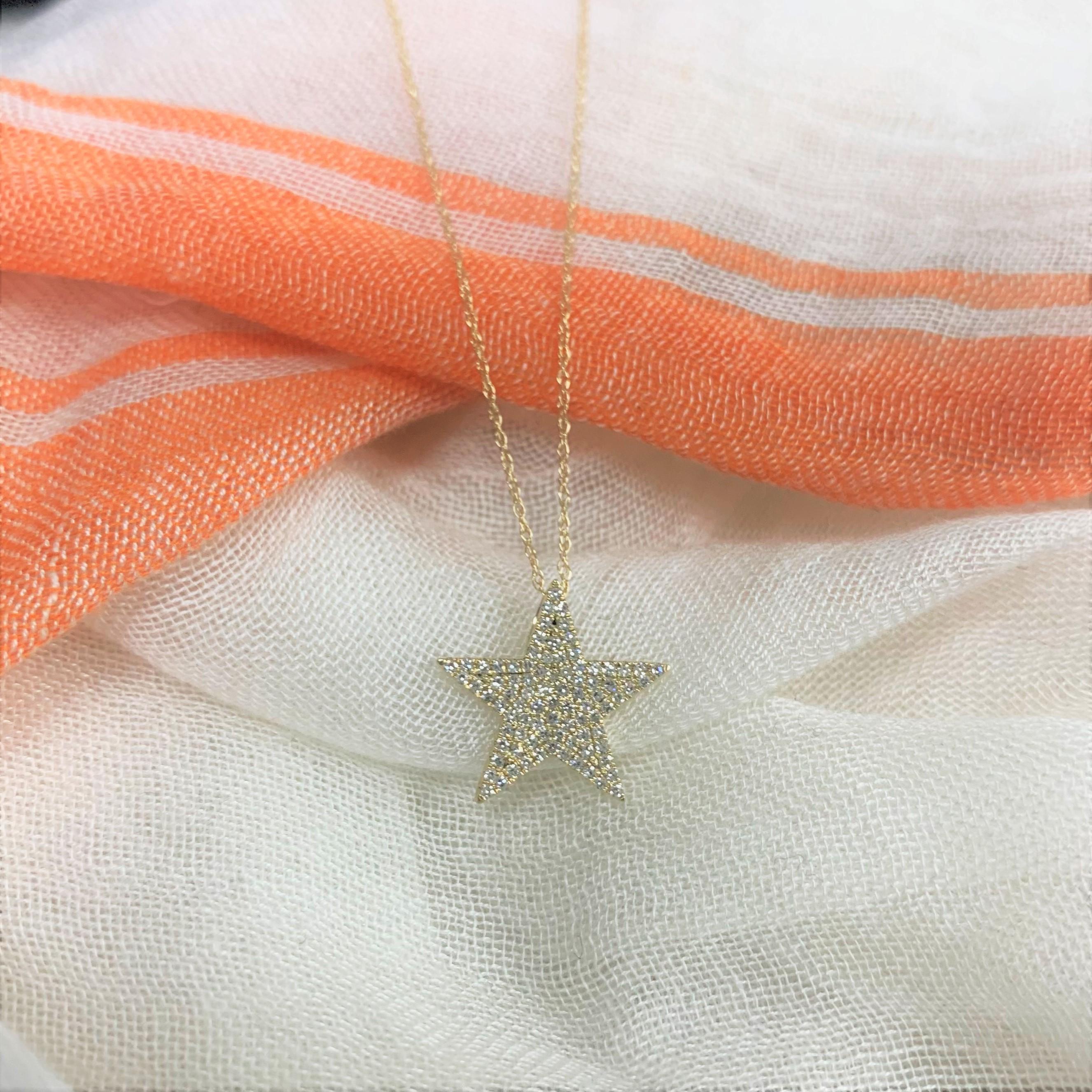 Contemporary 14K Yellow Gold 0.32 Carat Diamond Star Necklace For Sale