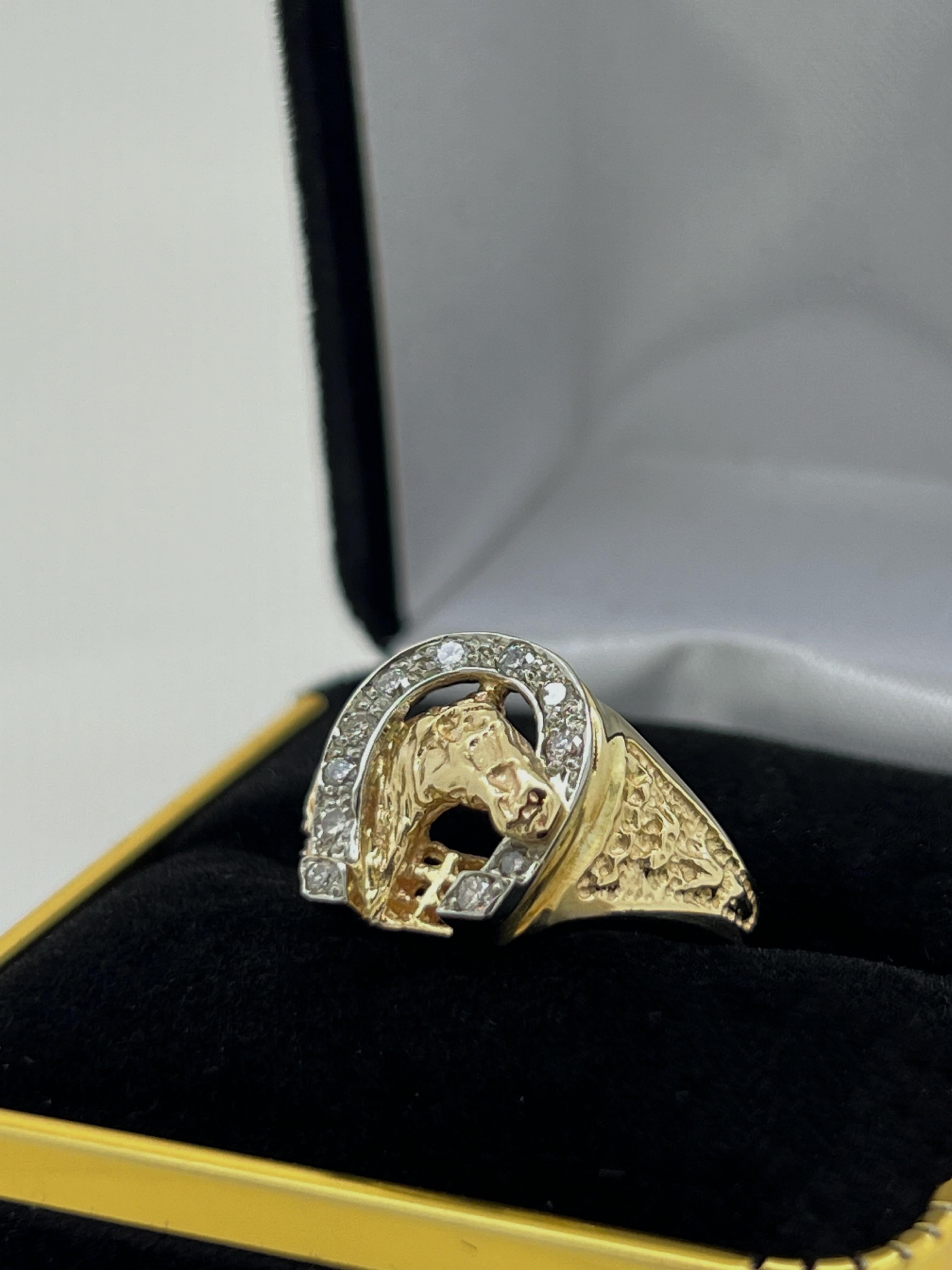Round Cut 14K Yellow Gold & 0.32ct Diamond HorseShoe & Horse Signet Mens' / Unisex Ring For Sale
