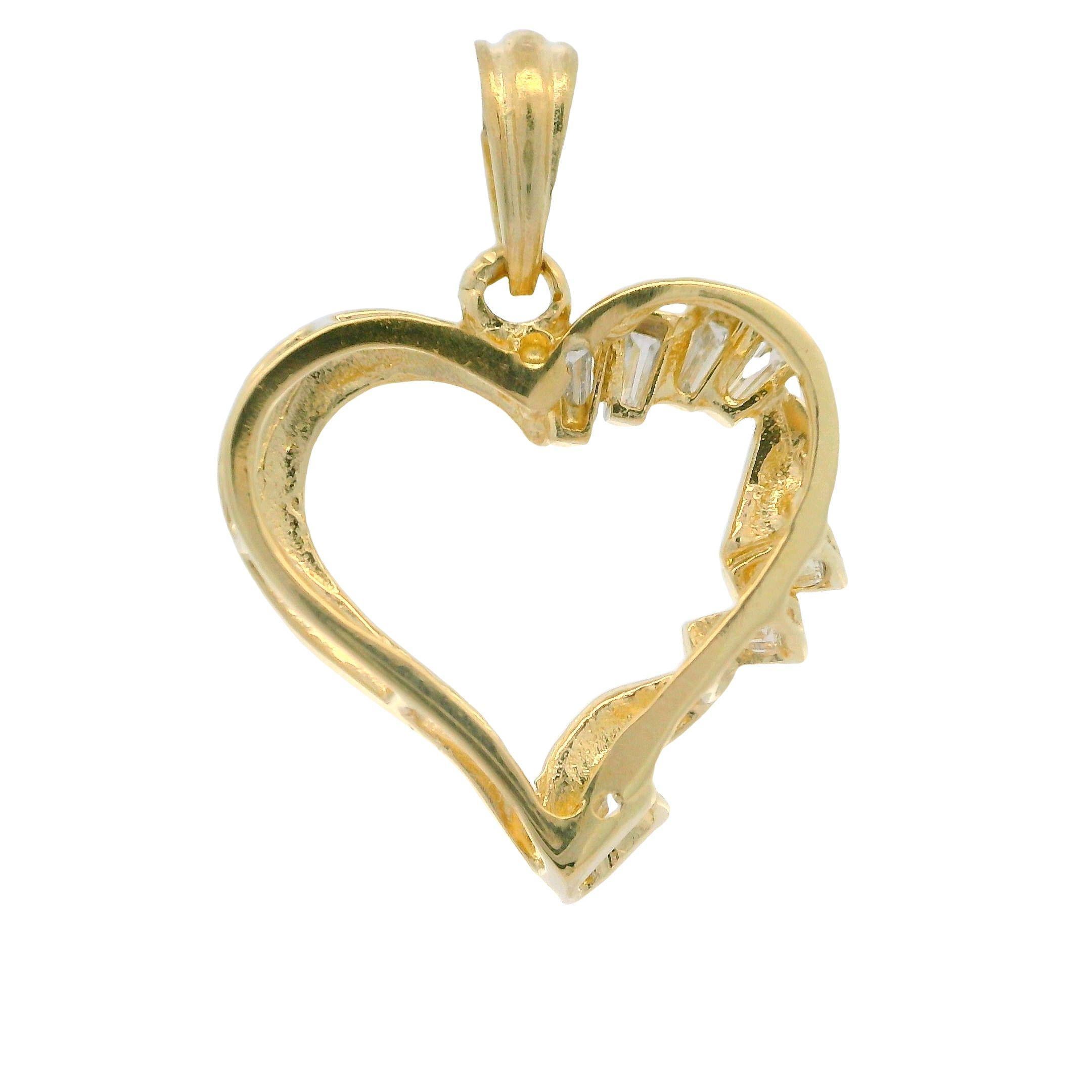 14k Yellow Gold 0.35ctw Baguette Diamond Unique Open Heart Charm Pendant In Excellent Condition For Sale In Montclair, NJ