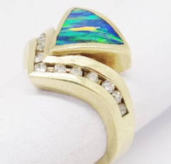 14 Karat Yellow Gold 0.35 Carat Opal and Diamonds Triangle Ring