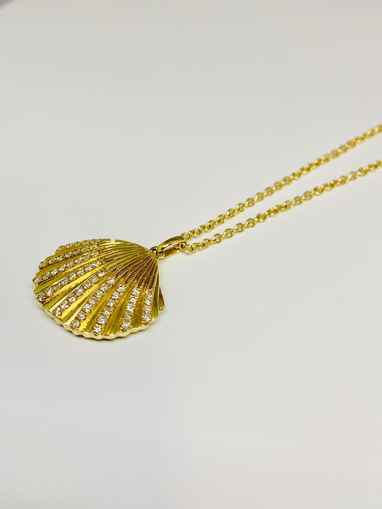 14 Karat Yellow Gold 0.43 Carat Diamond Seashell Necklace For Sale at